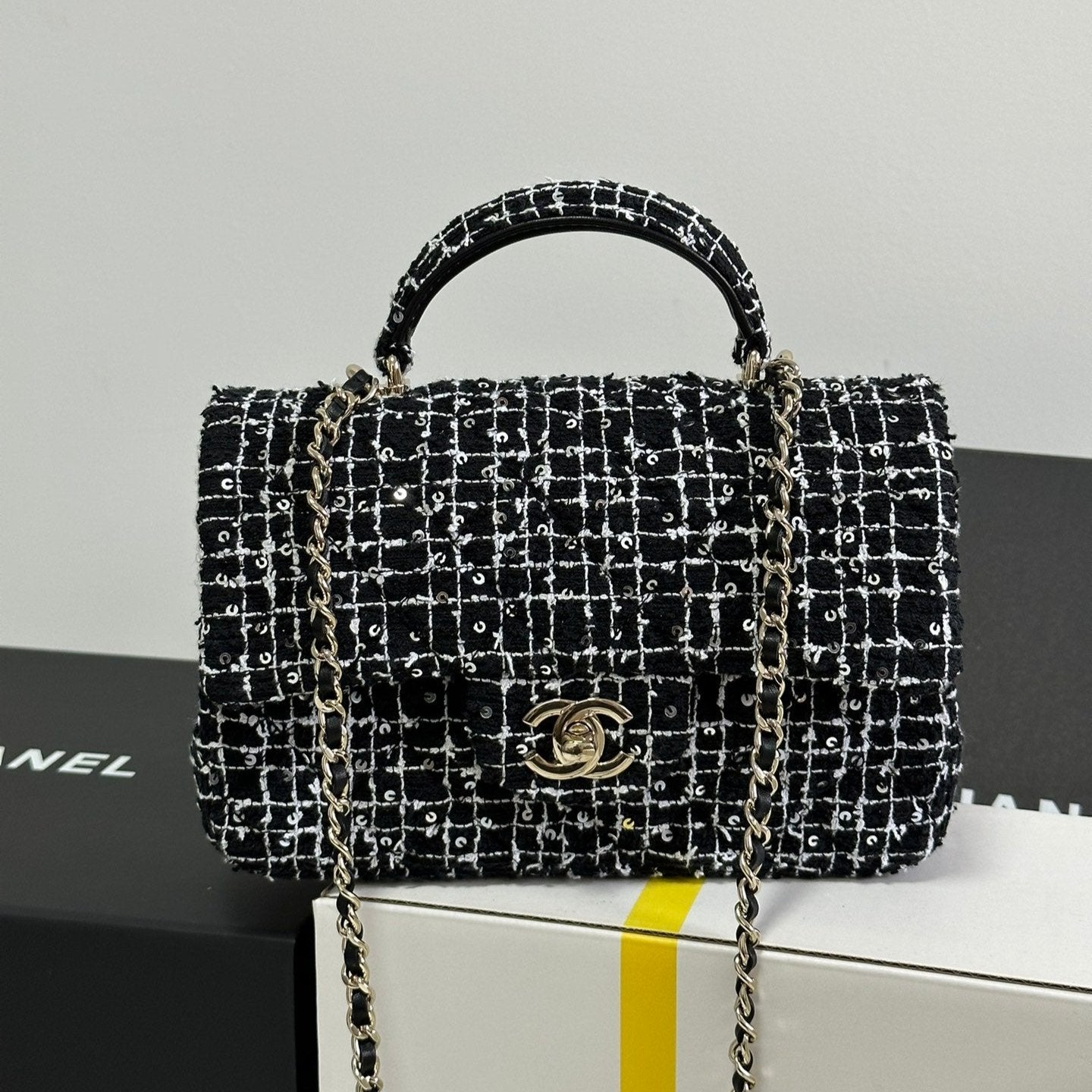 MINI FLAP BAG 20 ATTACHED SAQUINS IN BLACK MIX WHITE TWEED GOLD HARDWARE mysite