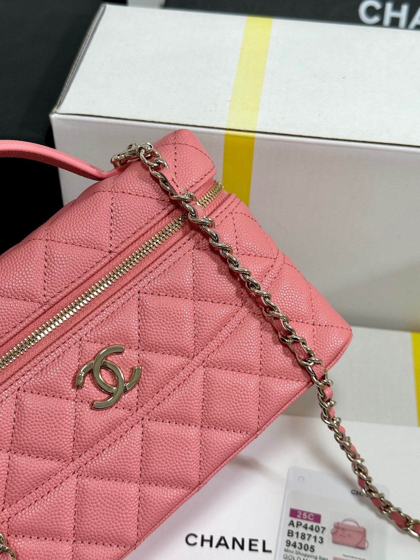 CC 25C Vanity Case 19.5cm Salmon Pink Calfskin Silver Hardware 243635 mysite