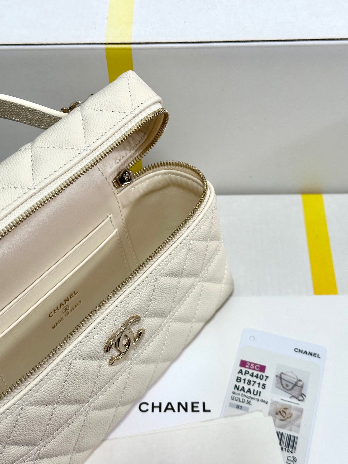 CC 25C Vanity Case Ivory White Calf Leather Light Gold Hardware 243660 mysite