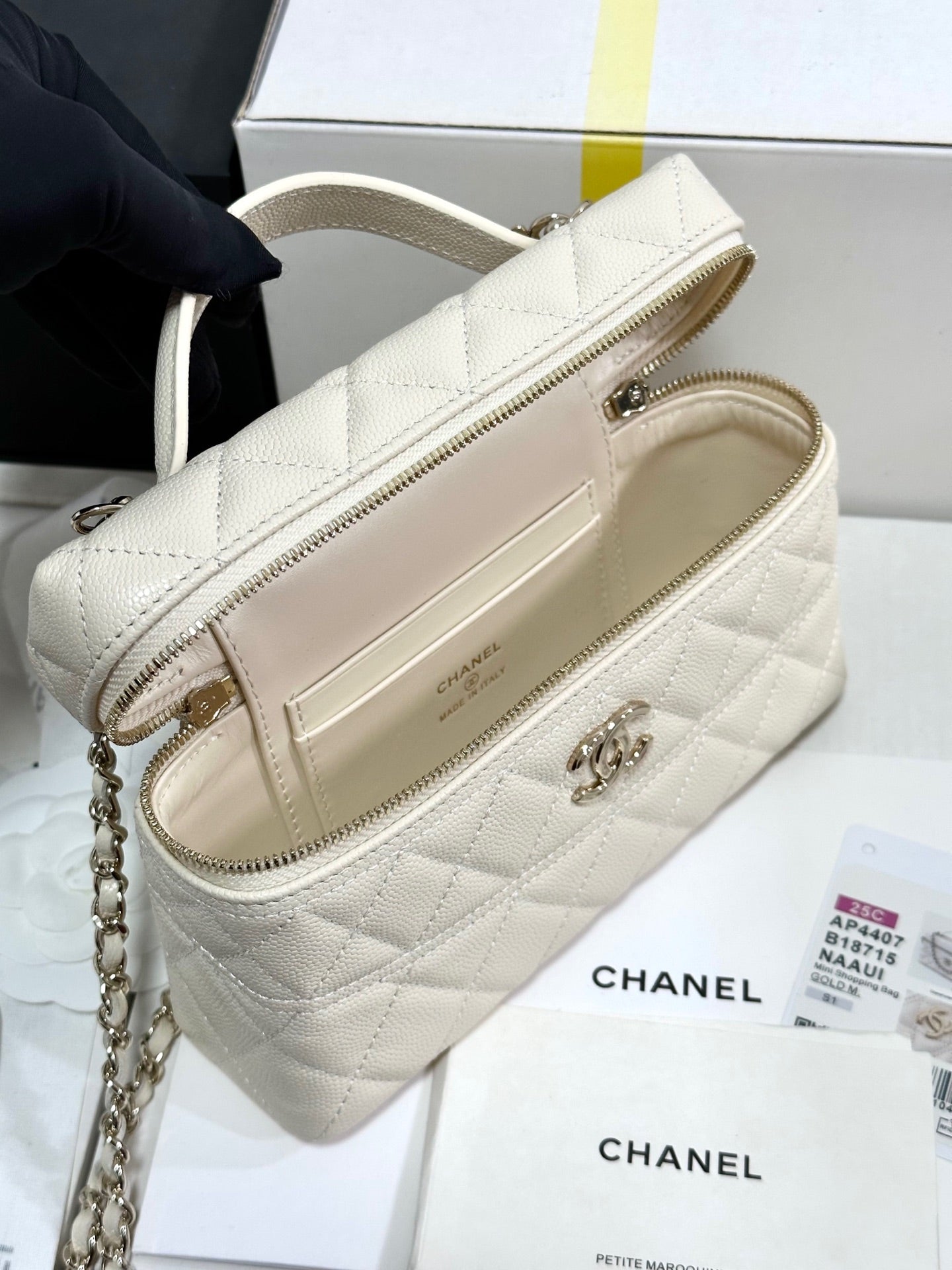 CC 25C Vanity Case Ivory White Calf Leather Light Gold Hardware 243660 mysite