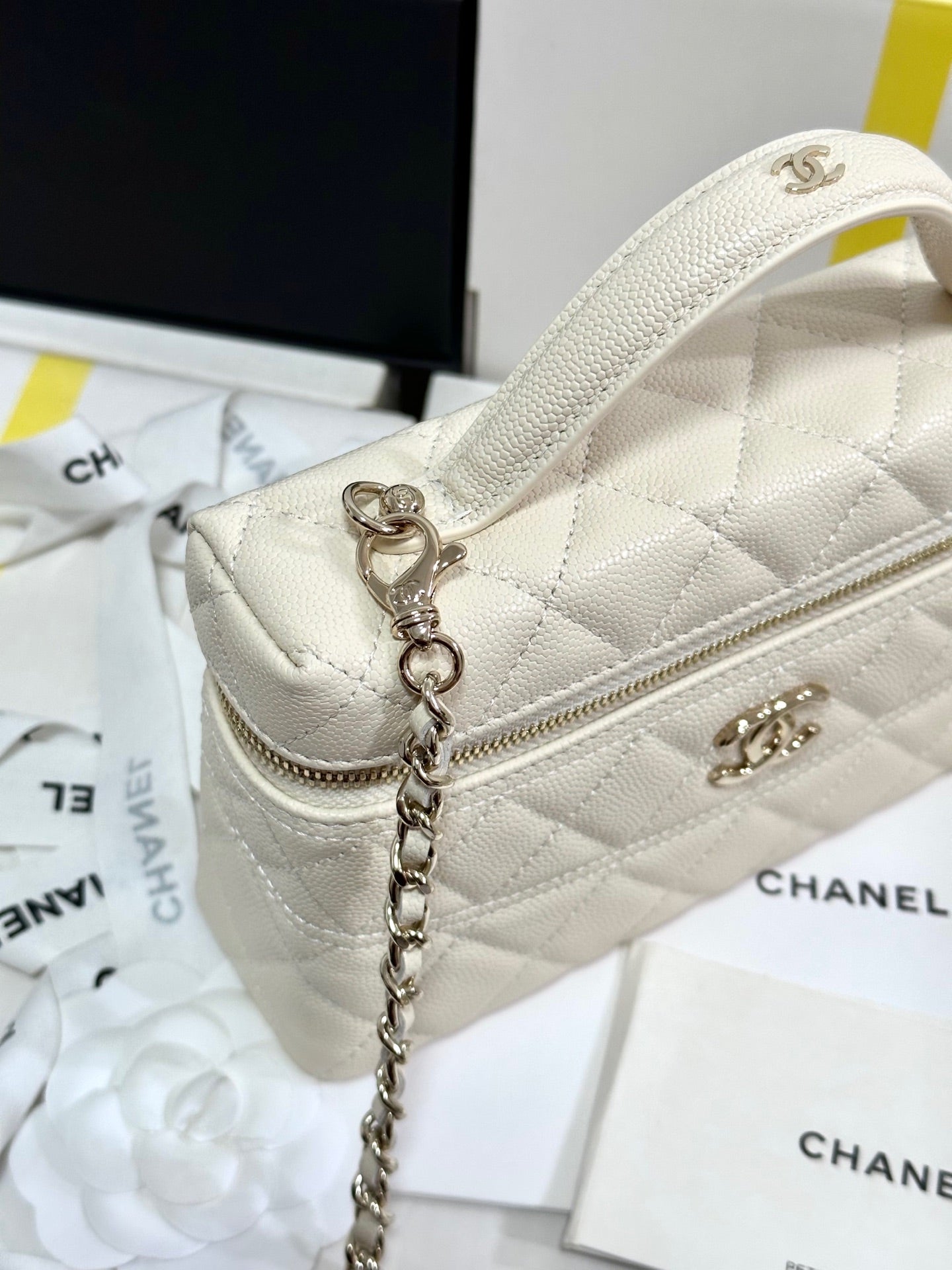 CC 25C Vanity Case Ivory White Calf Leather Light Gold Hardware 243660 mysite