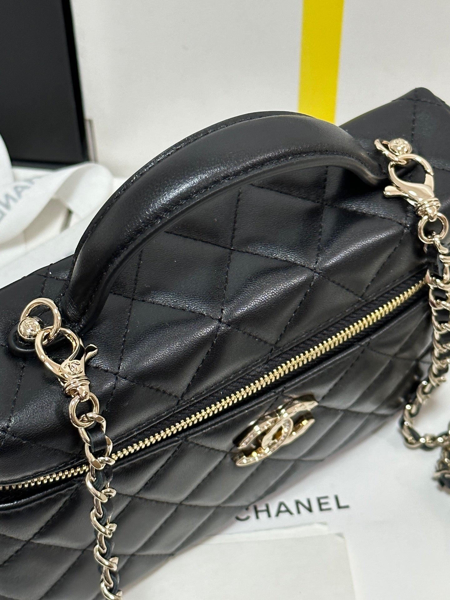 CC 25C Vanity Case 19.5cm Black Hanel Sheepskin Light Gold Hardware mysite