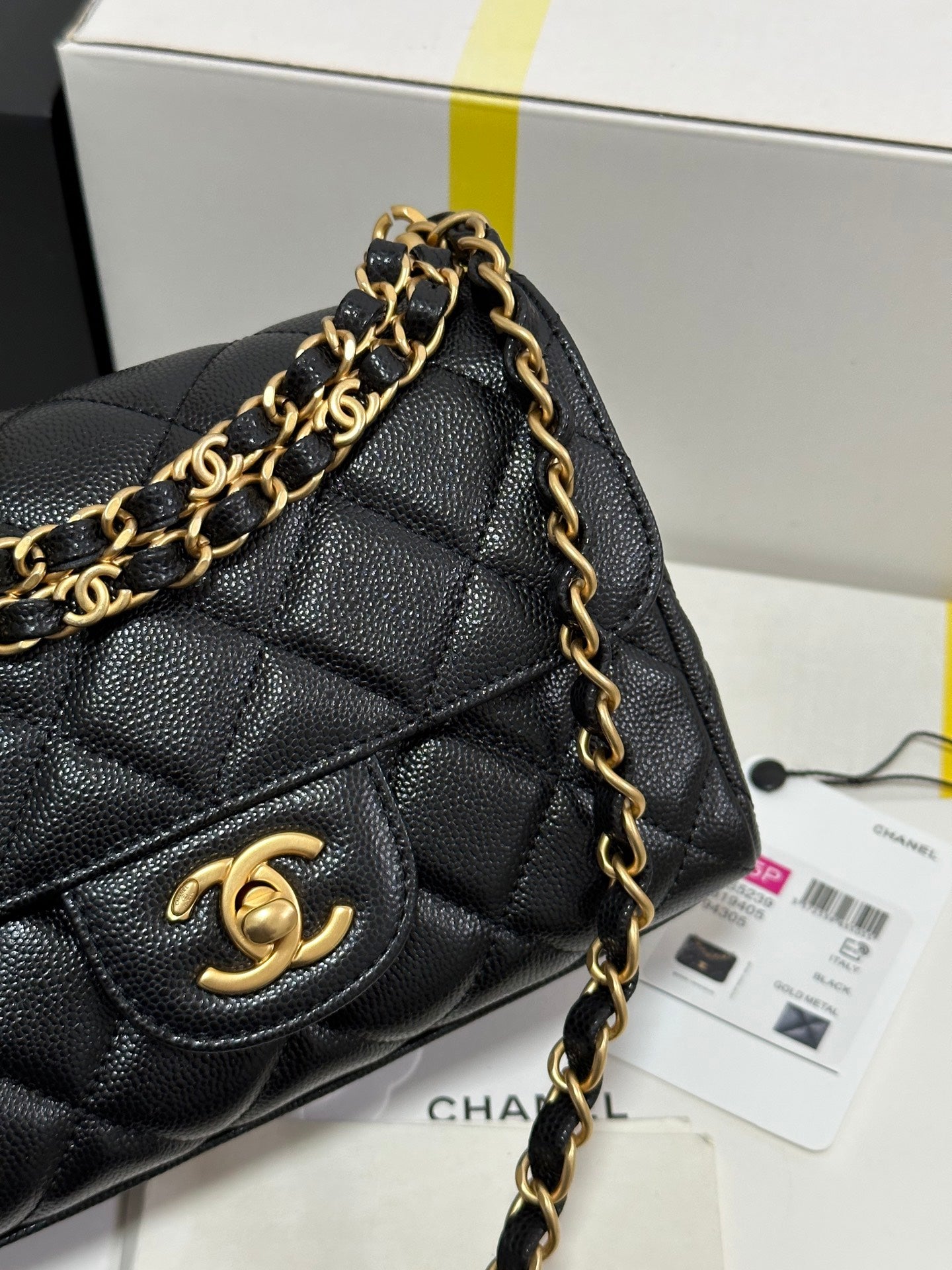 CC 25P Flap 18 Bag Black Cowhide Gold Hardware 243560 mysite