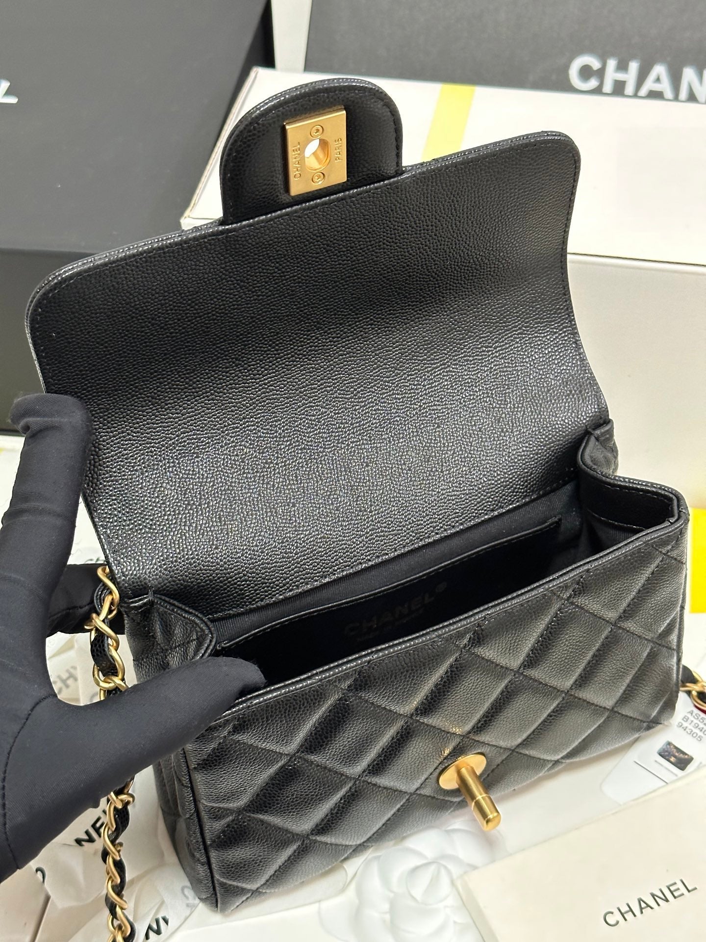 CC 25P Flap 18 Bag Black Cowhide Gold Hardware 243560 mysite