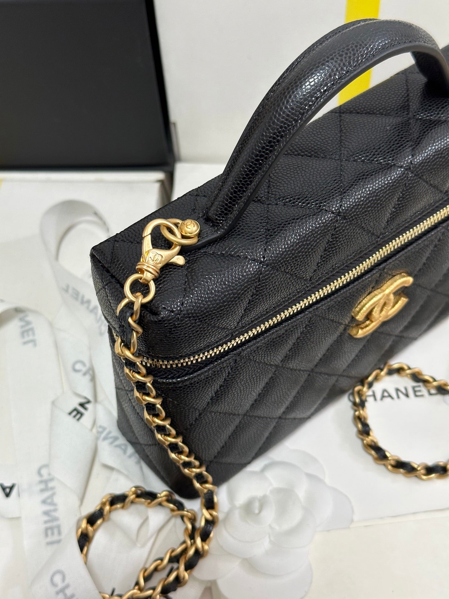 CC 25P Vanity Case 19.5cm Black Calfskin Gold Hardware 243586 mysite