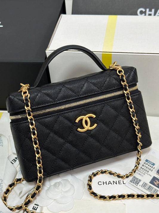 CC 25P Vanity Case 19.5cm Black Calfskin Gold Hardware 243586 mysite