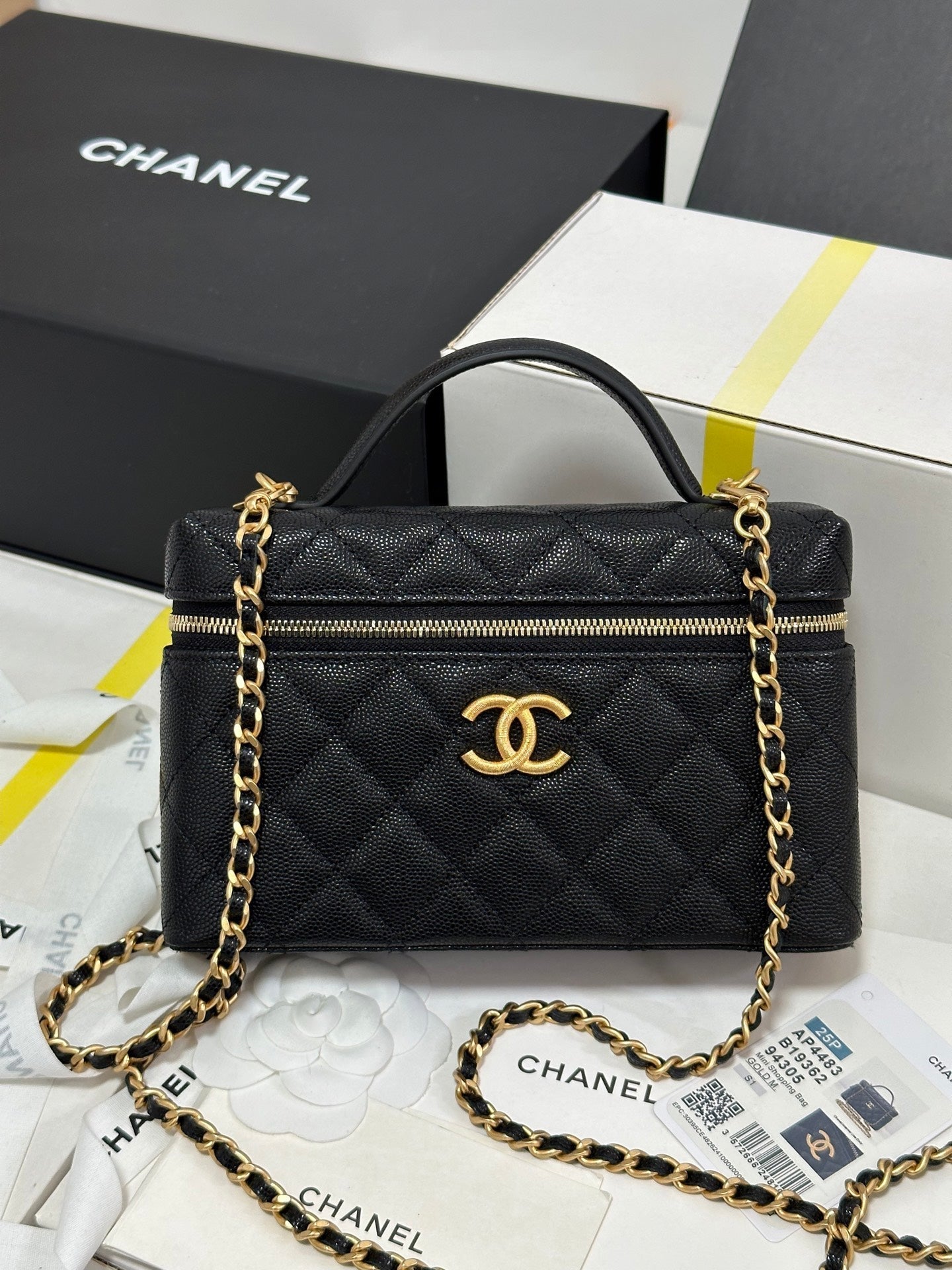 CC 25P Vanity Case 19.5cm Black Calfskin Gold Hardware 243586 mysite