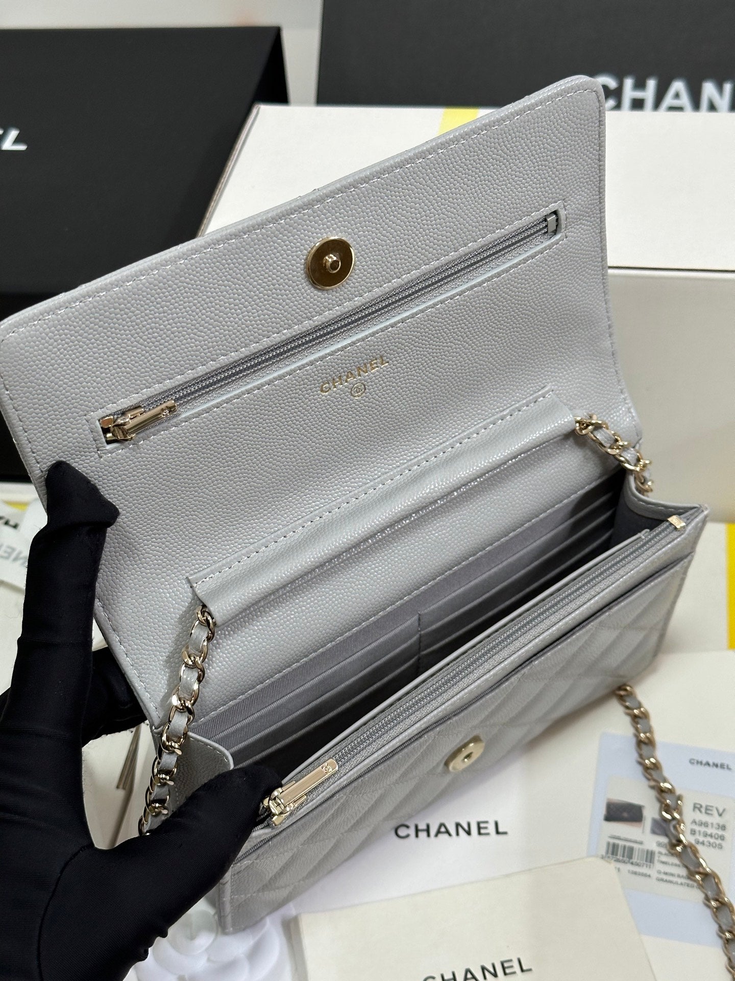 CC 25P Wallet On Chain 19cm Light Gray Cowhide Heart Rhinestone 243598 mysite