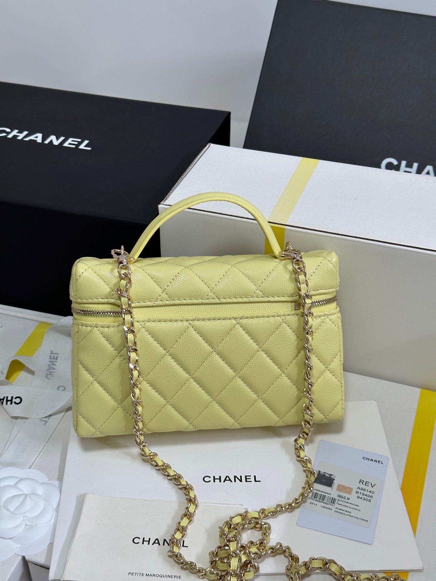 CC 25P Vanity Case 19.5cm Yellow Pastel Calfskin Heart Rhinestone 243607 mysite