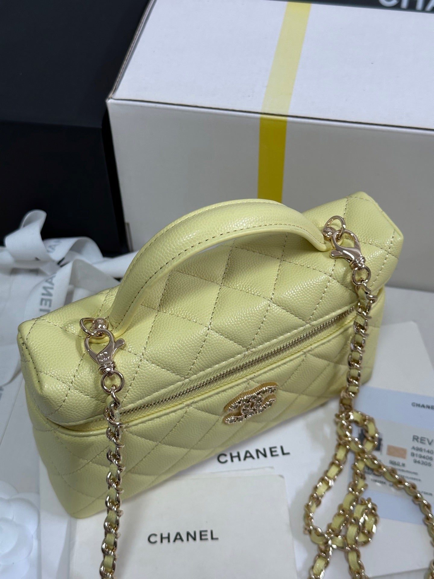 CC 25P Vanity Case 19.5cm Yellow Pastel Calfskin Heart Rhinestone 243607 mysite