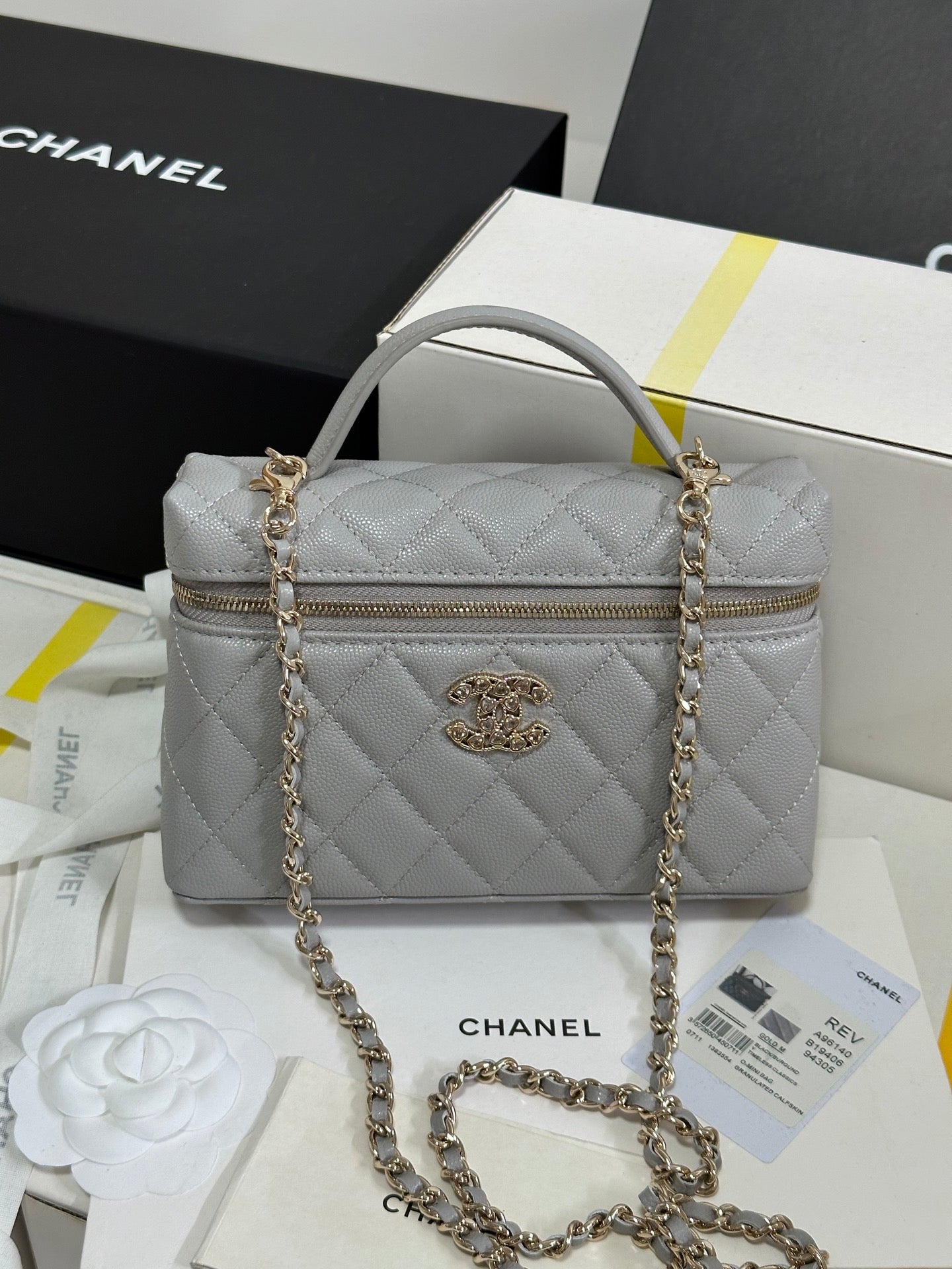 CC 25P Vanity Case 19.5cm Light Gray Calfskin Heart Rhinestone 243610 mysite