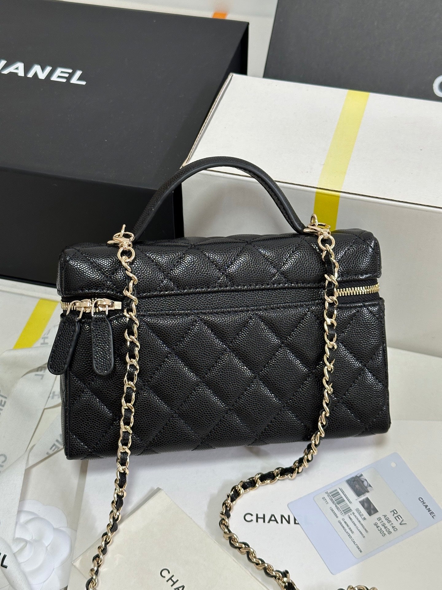 CC 25P Vanity Case 19.5cm Black Calfskin Heart Rhinestone 243613 mysite