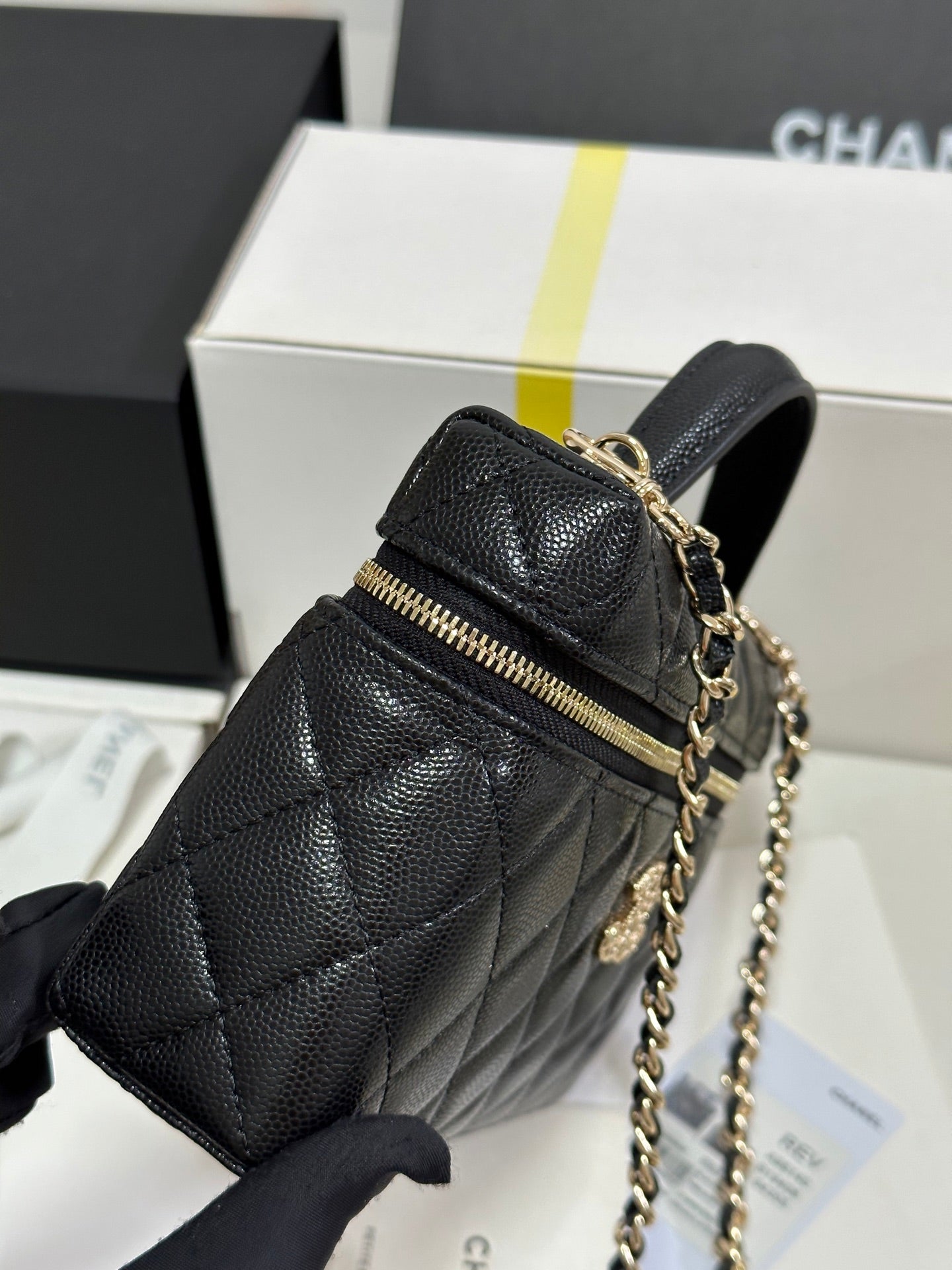 CC 25P Vanity Case 19.5cm Black Calfskin Heart Rhinestone 243613 mysite