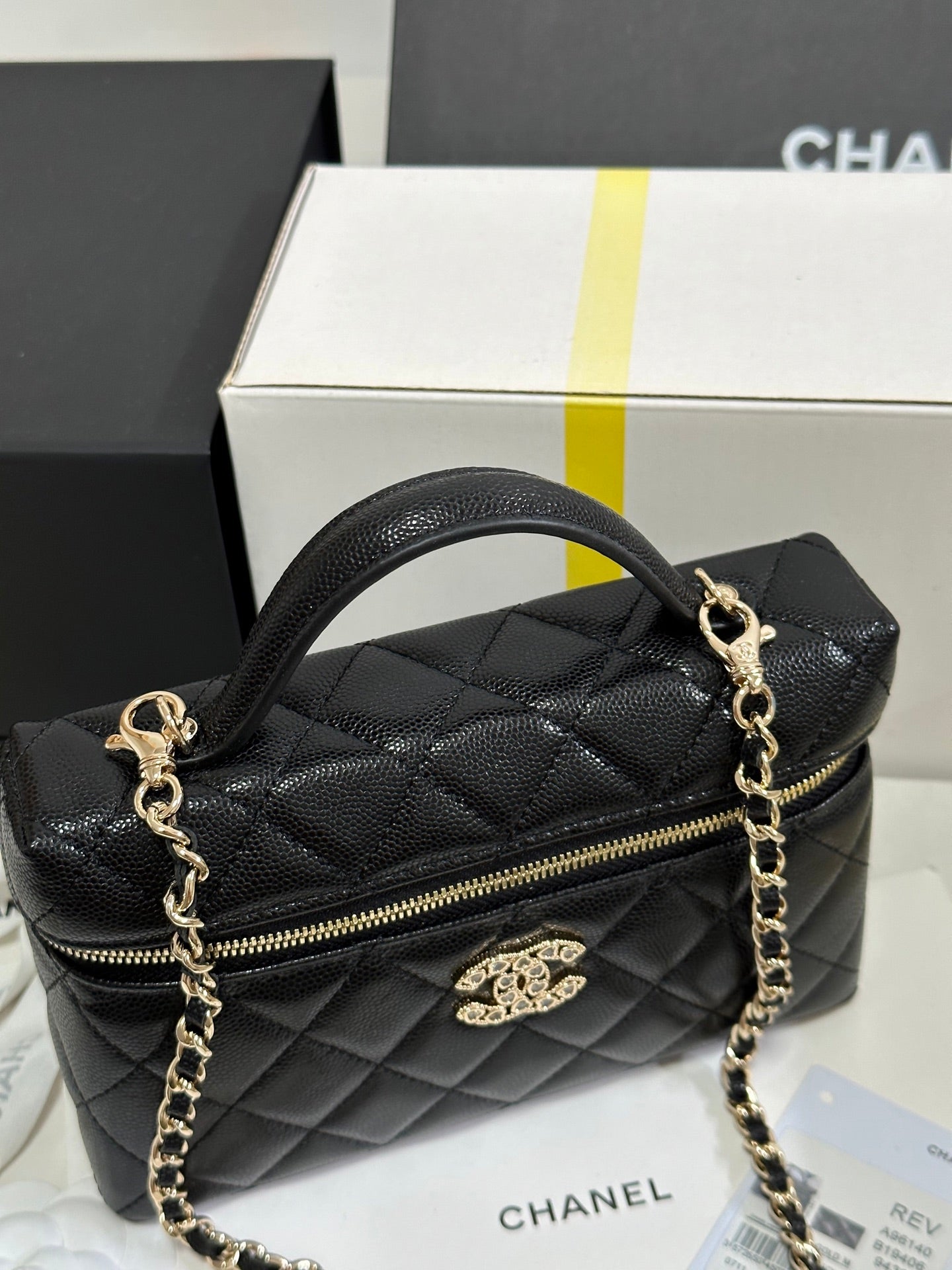 CC 25P Vanity Case 19.5cm Black Calfskin Heart Rhinestone 243613 mysite