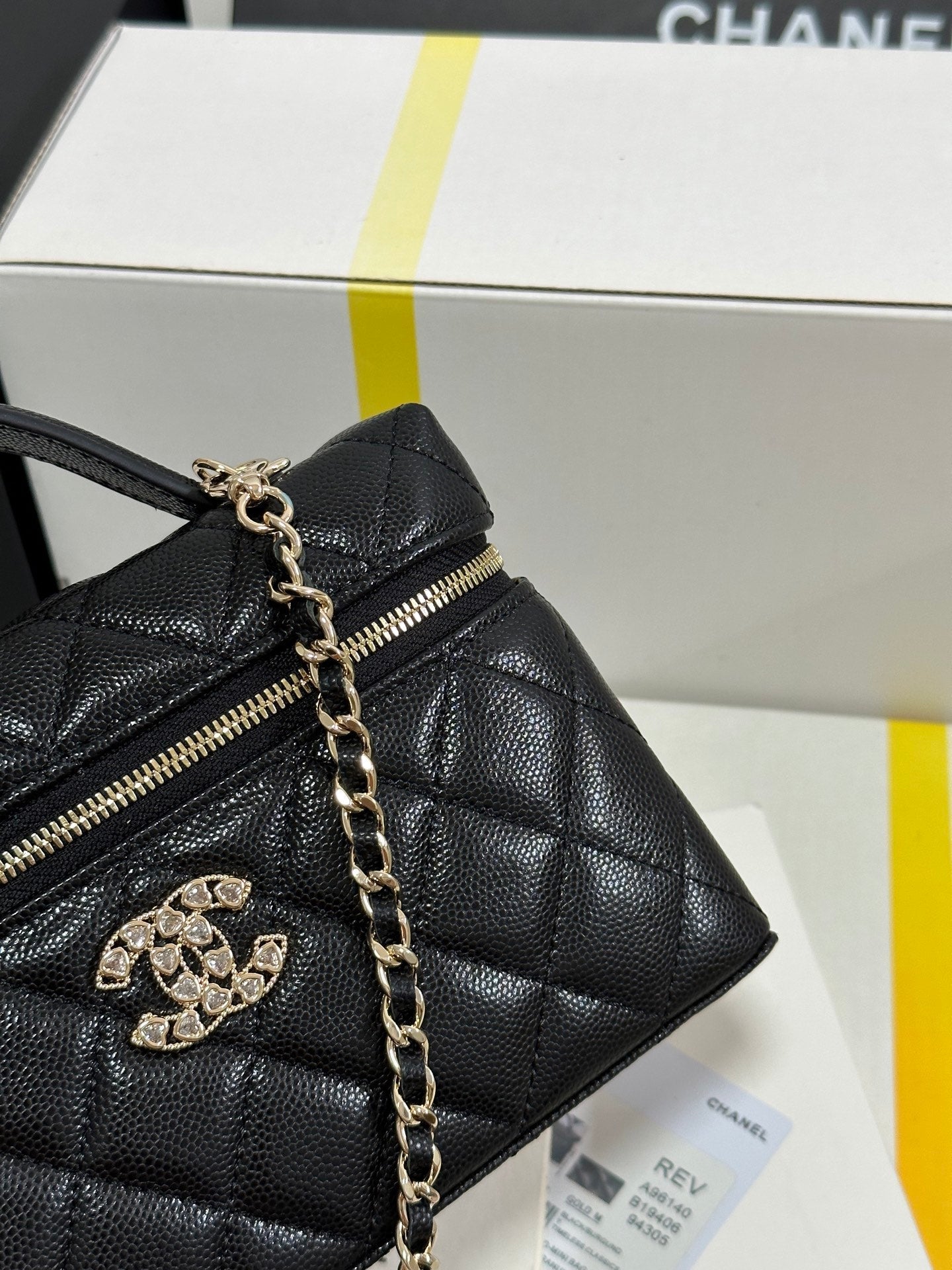 CC 25P Vanity Case 19.5cm Black Calfskin Heart Rhinestone 243613 mysite