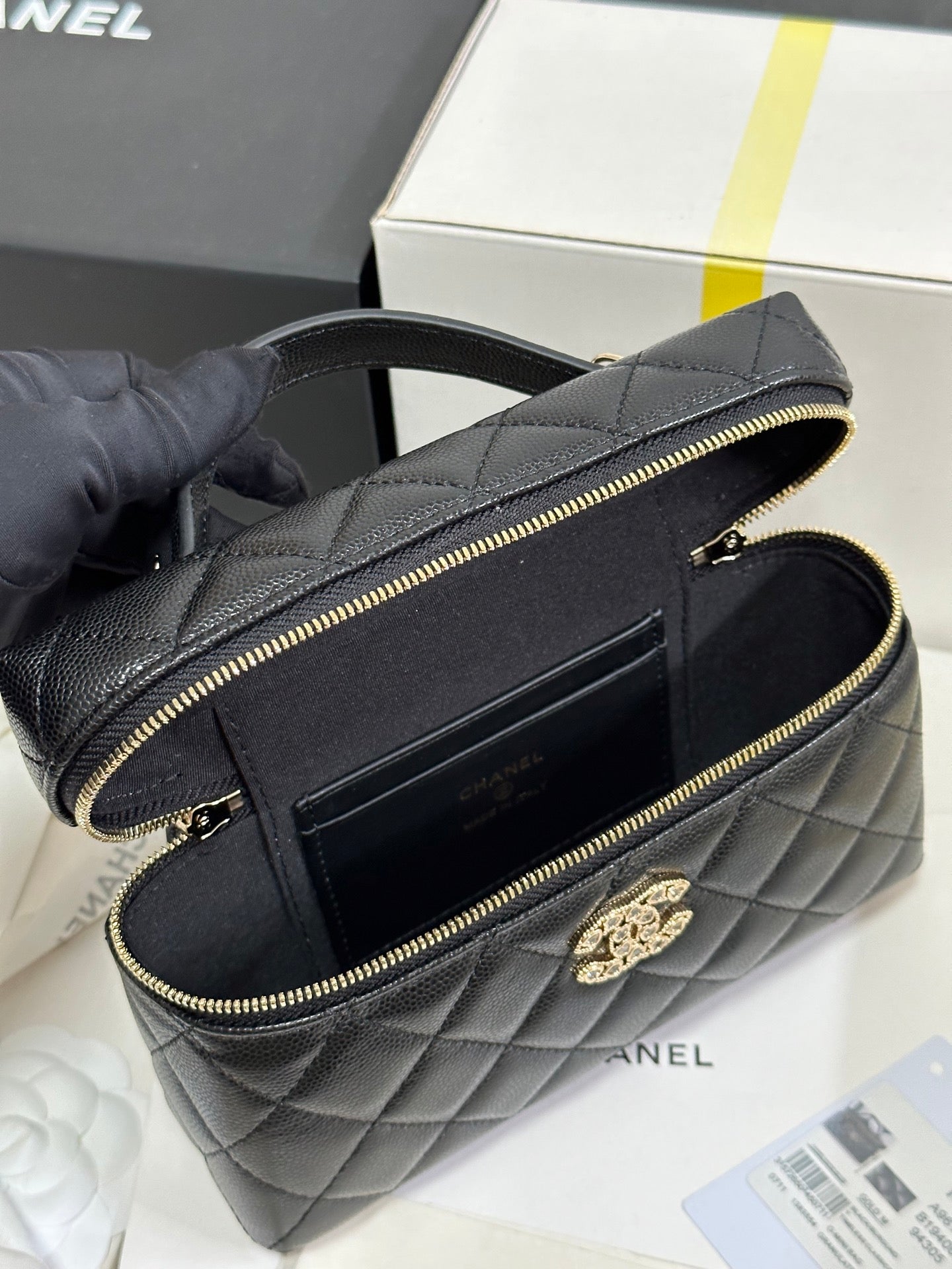 CC 25P Vanity Case 19.5cm Black Calfskin Heart Rhinestone 243613 mysite