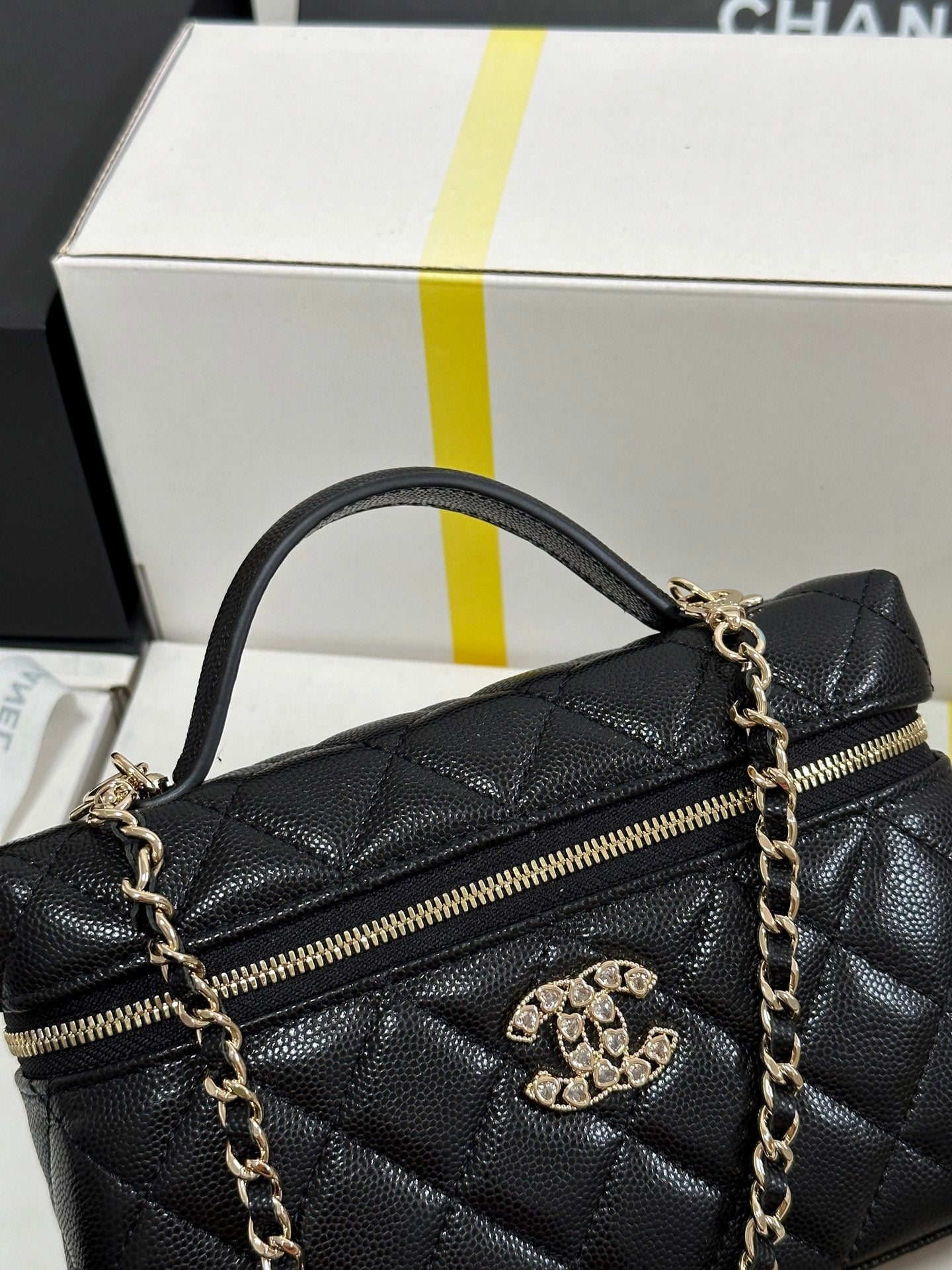 CC 25P Vanity Case 19.5cm Black Calfskin Heart Rhinestone 243613 mysite