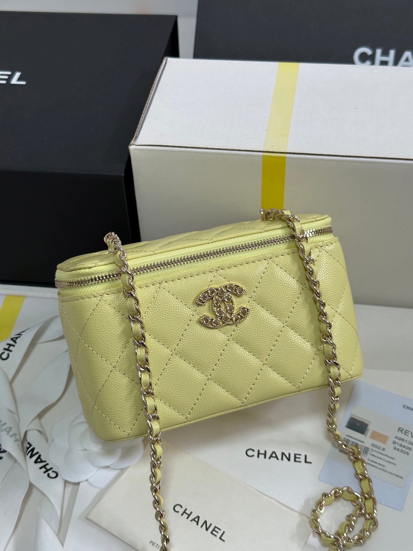 CC 25C Vanity Case 17cm Yellow Caviar Leather Heart Rhinestone Light Gold Hardware 243418 mysite