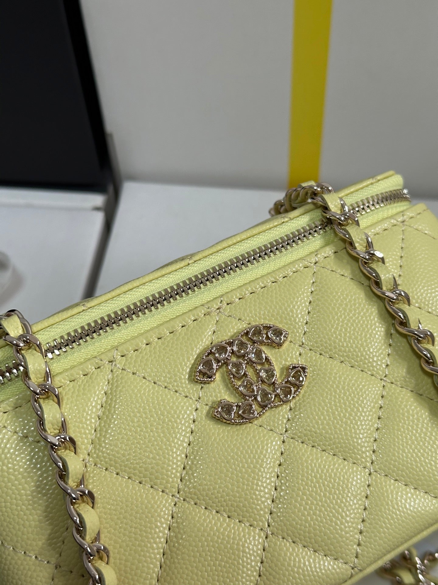 CC 25C Vanity Case 17cm Yellow Caviar Leather Heart Rhinestone Light Gold Hardware 243418 mysite