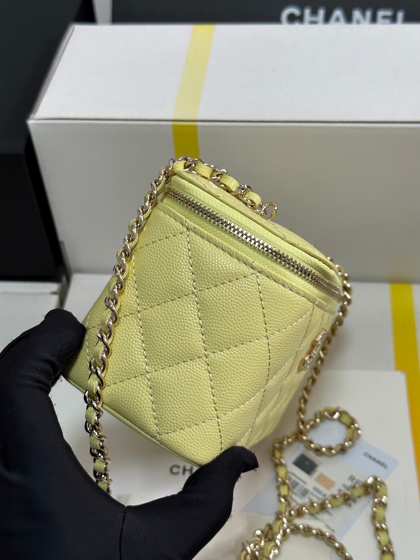 CC 25C Vanity Case 17cm Yellow Caviar Leather Heart Rhinestone Light Gold Hardware 243418 mysite