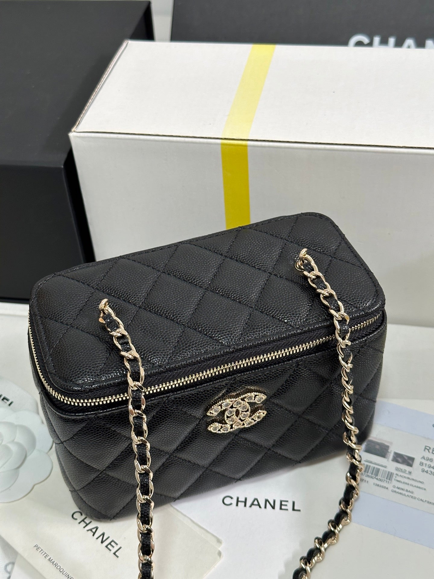 CC 25C Vanity Case 17cm Black Caviar Leather Heart Rhinestone Light Gold Hardware 243427 mysite