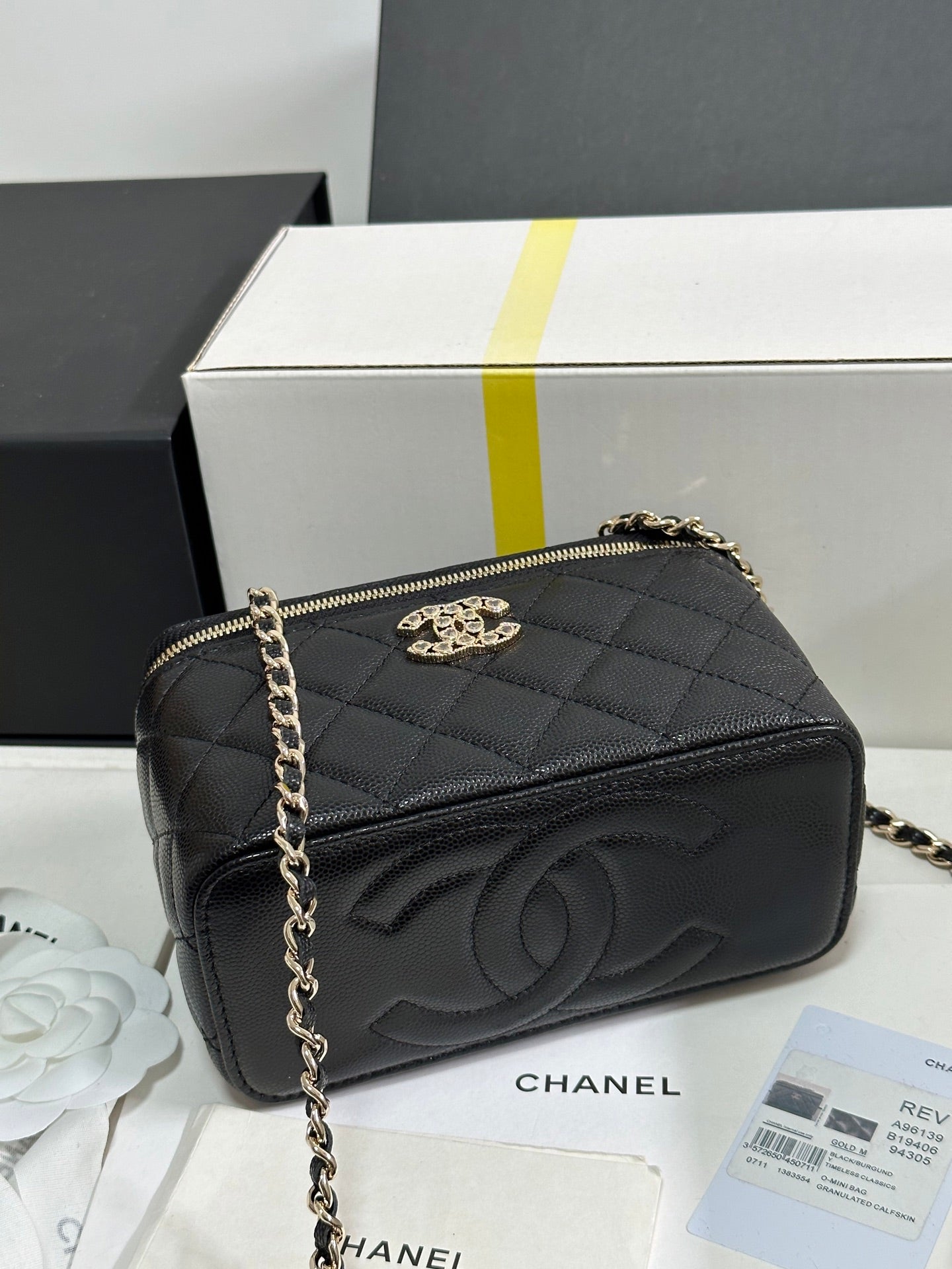 CC 25C Vanity Case 17cm Black Caviar Leather Heart Rhinestone Light Gold Hardware 243427 mysite