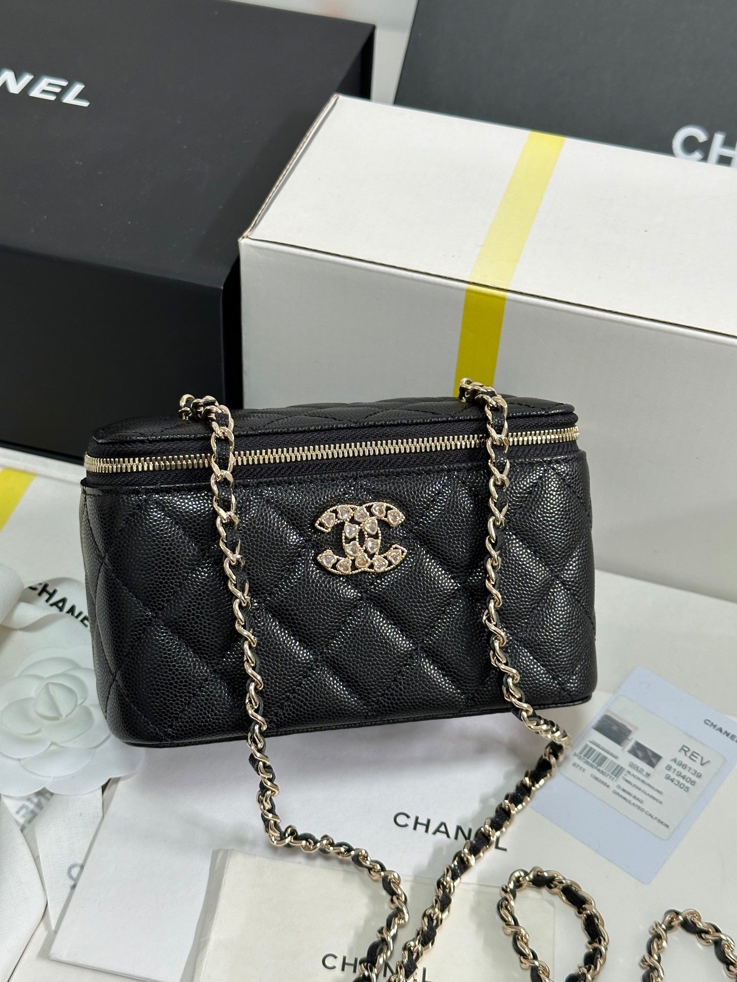 CC 25C Vanity Case 17cm Black Caviar Leather Heart Rhinestone Light Gold Hardware 243427 mysite