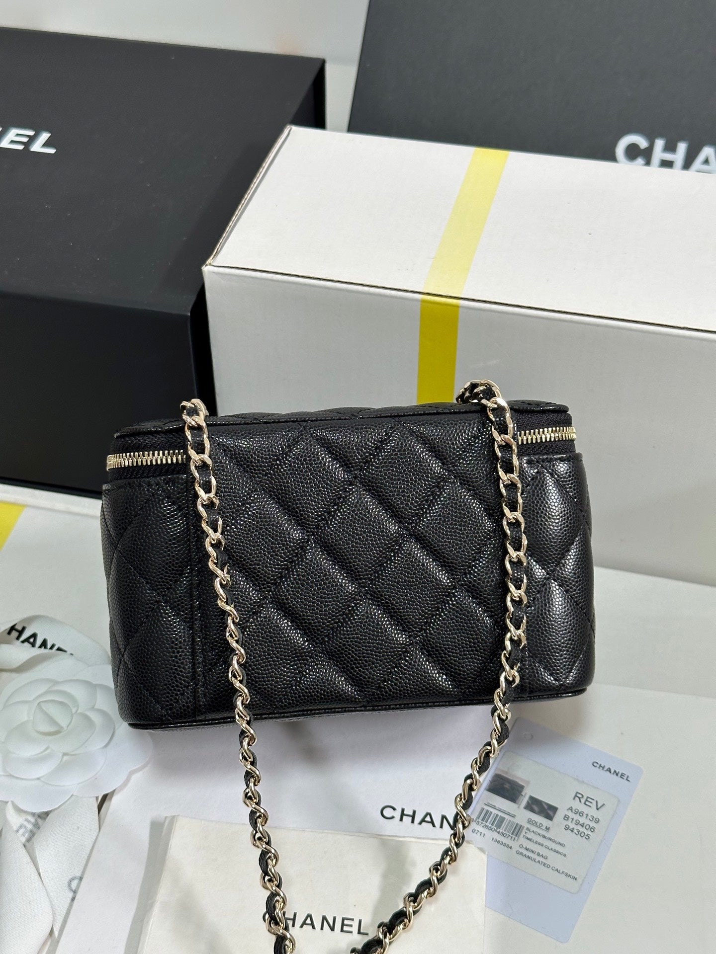 CC 25C Vanity Case 17cm Black Caviar Leather Heart Rhinestone Light Gold Hardware 243427 mysite