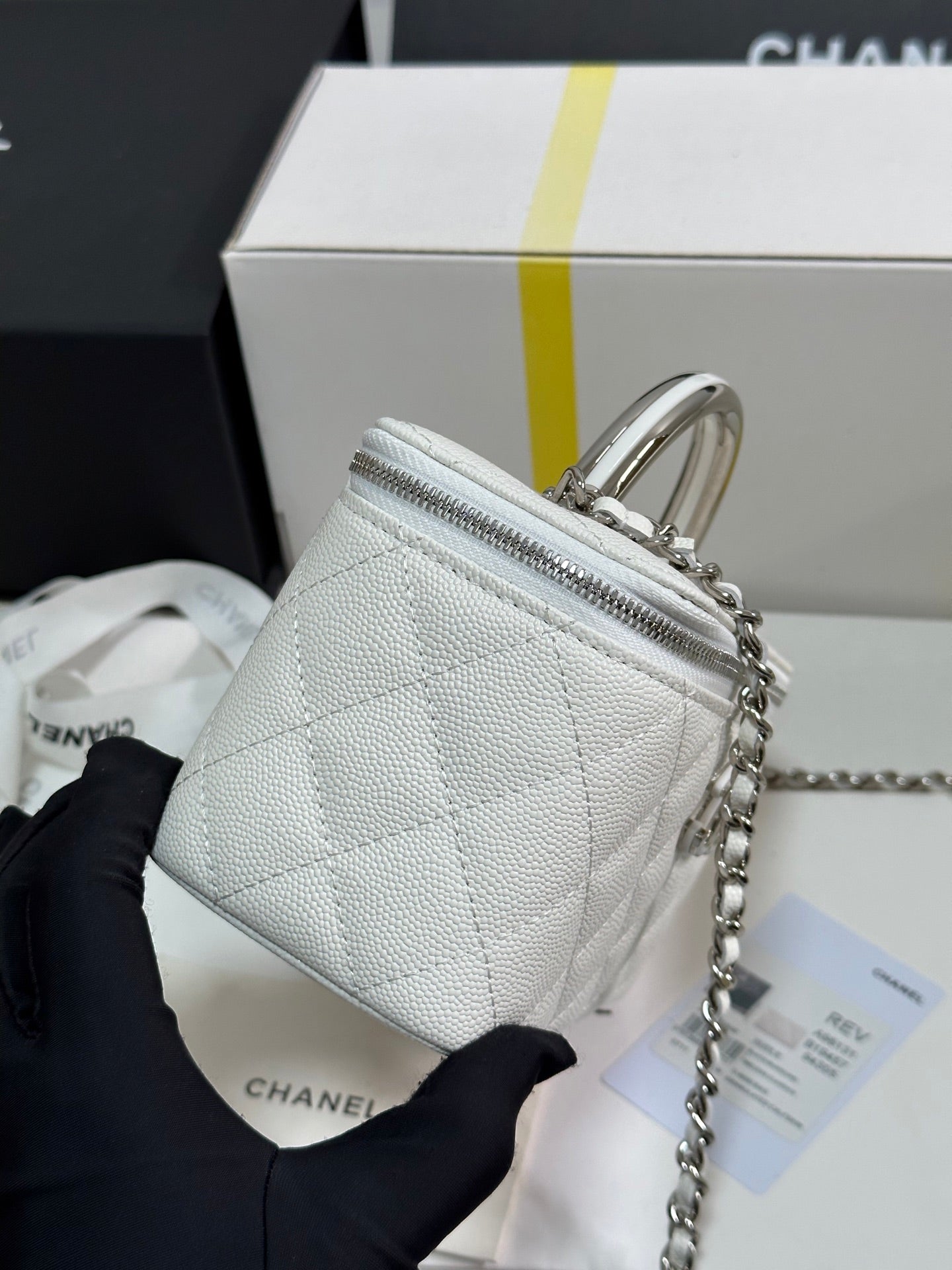 CC 25P Vanity Case 17cm White Leather Silver Hardware 243460 mysite