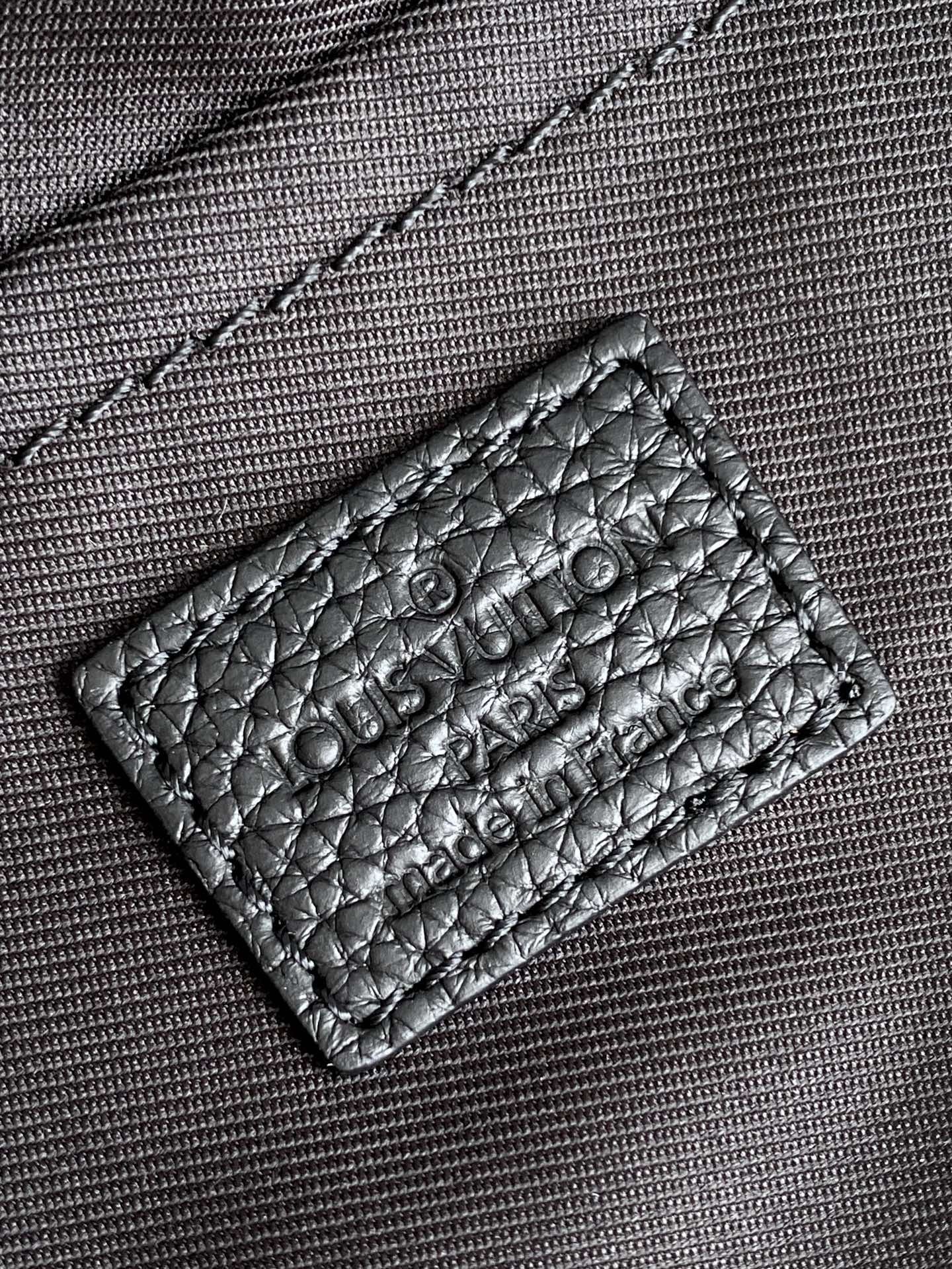 LV Pulse Messenger 26.6cm Black Monogram Shadow embossed calfskin mysite