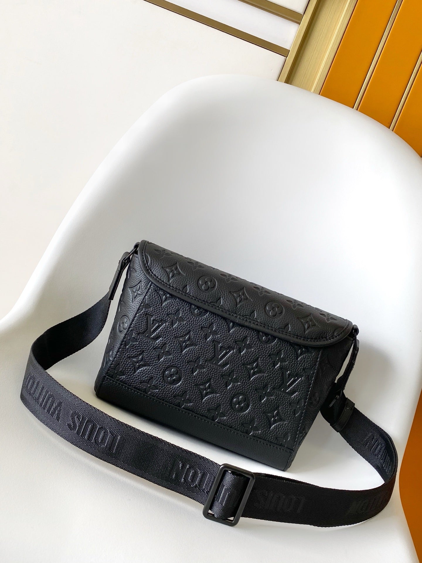LV Pulse Messenger 26.6cm Black Monogram Shadow embossed calfskin mysite