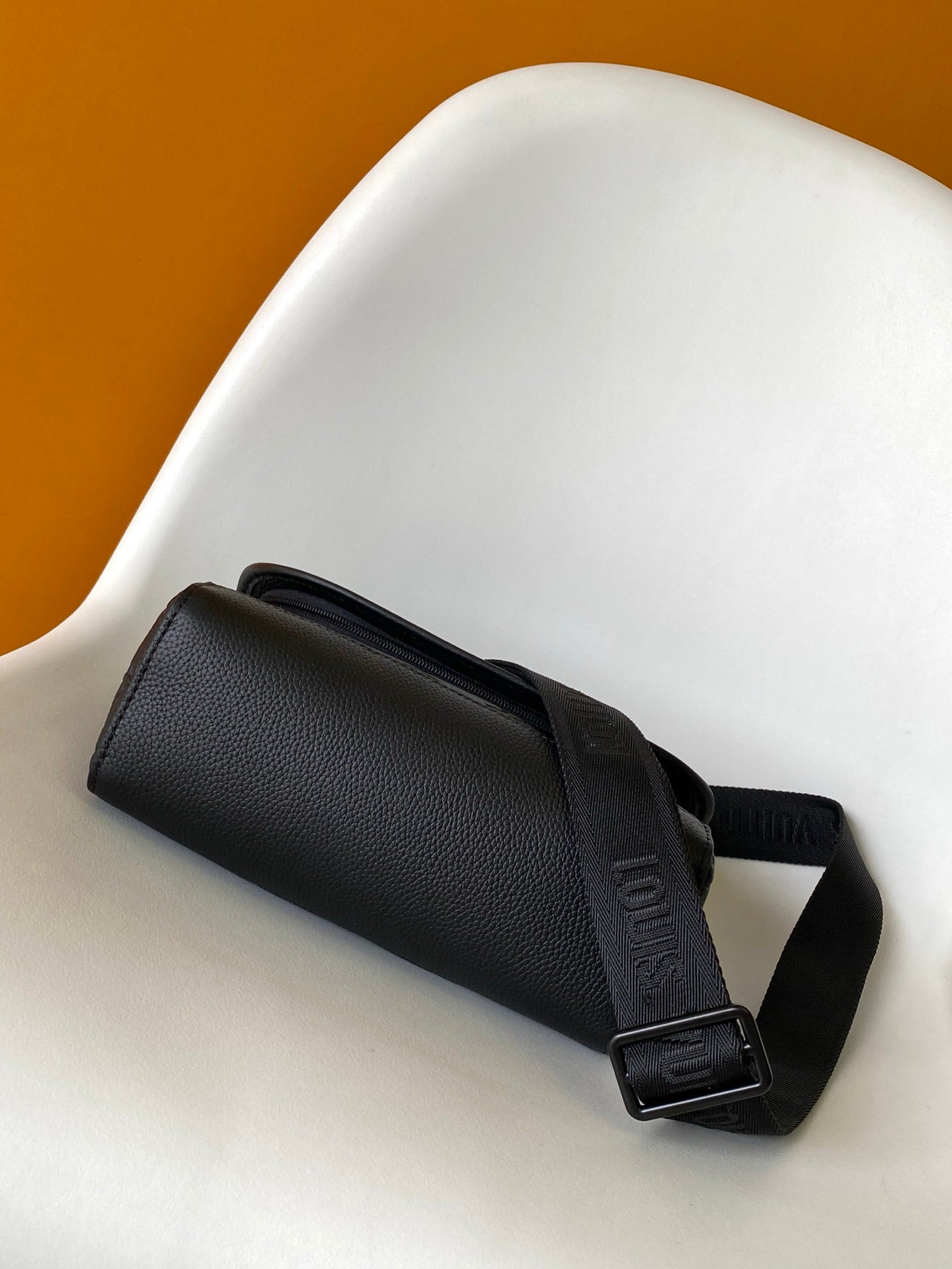 LV Pulse Messenger 26.6cm Black Monogram Shadow embossed calfskin mysite