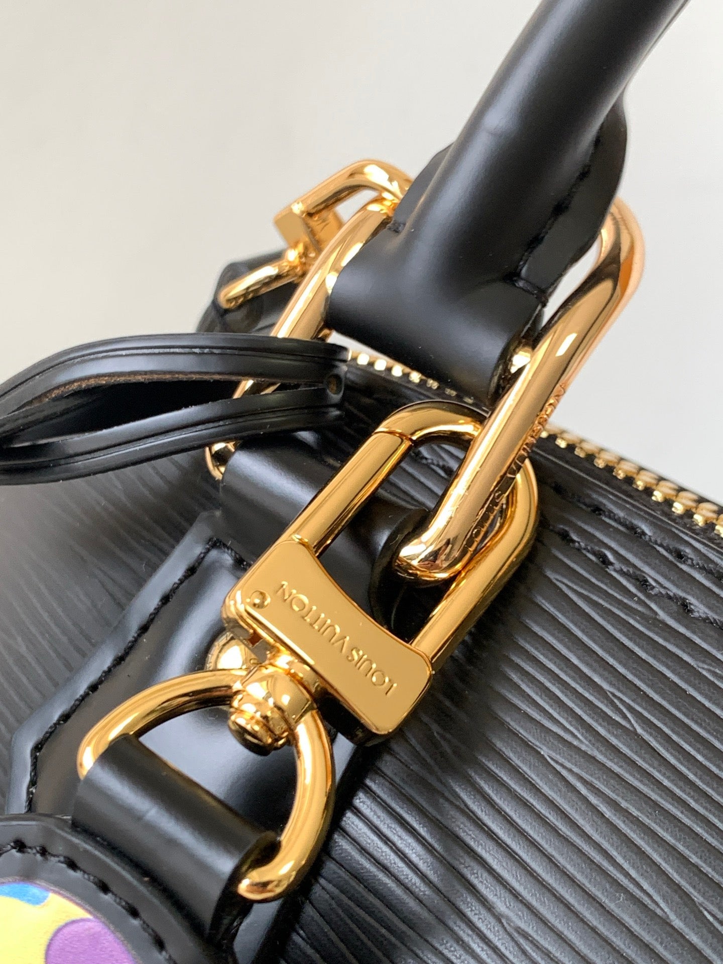 LVxTM Alma BB Handbag 18cm Black Epi Cowhide Metal GHW mysite