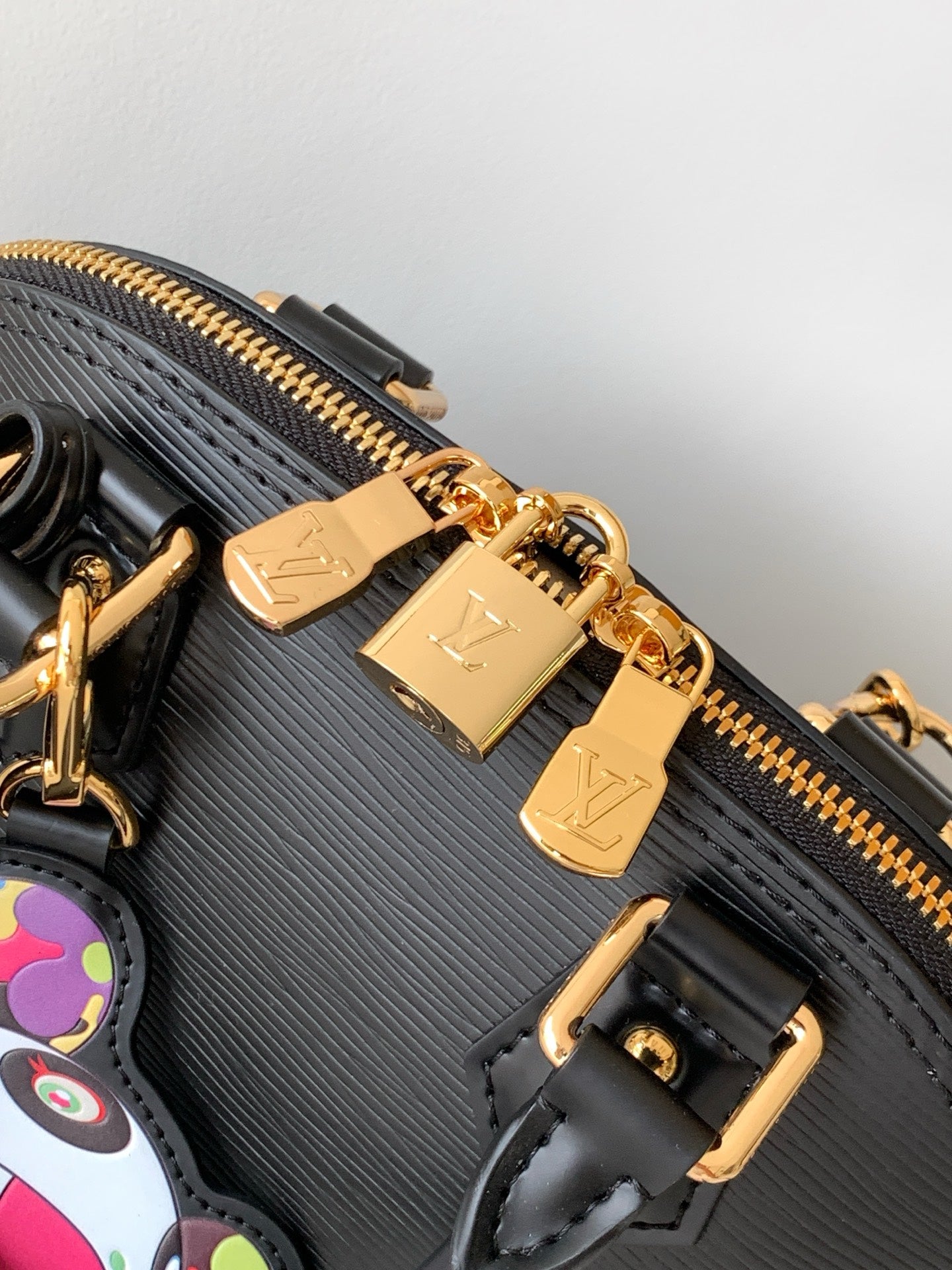 LVxTM Alma BB Handbag 18cm Black Epi Cowhide Metal GHW mysite