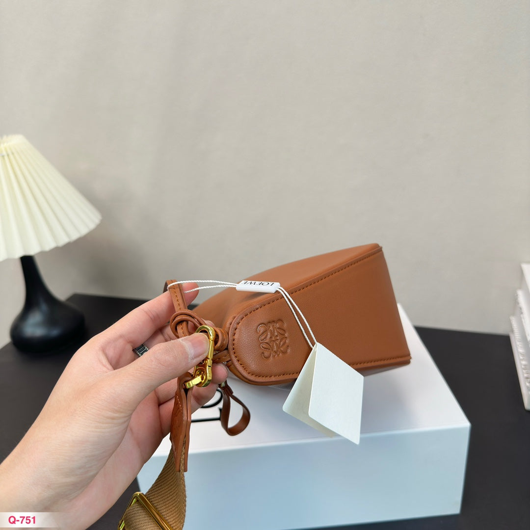 LOE MINI 27 HAMMOCK HOBO BAG IN TAN CLASSIC CALFSKIN mysite