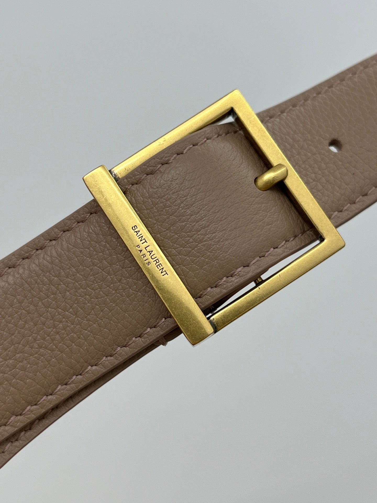 LE 5 À 7 LARGE SUPPLE 31 IN LIGHT BROWN GRAINED CALFSKIN mysite