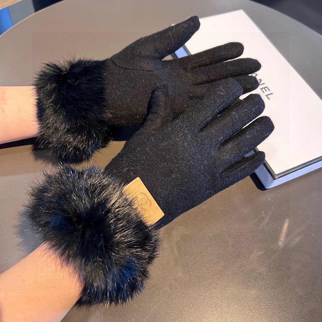 GLOVES IN BLACK WOOL AND RABBIT FUR 420535 mysite