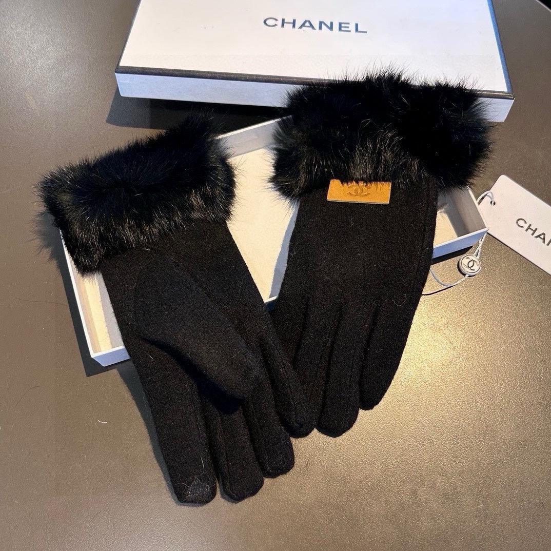 GLOVES IN BLACK WOOL AND RABBIT FUR 420535 mysite