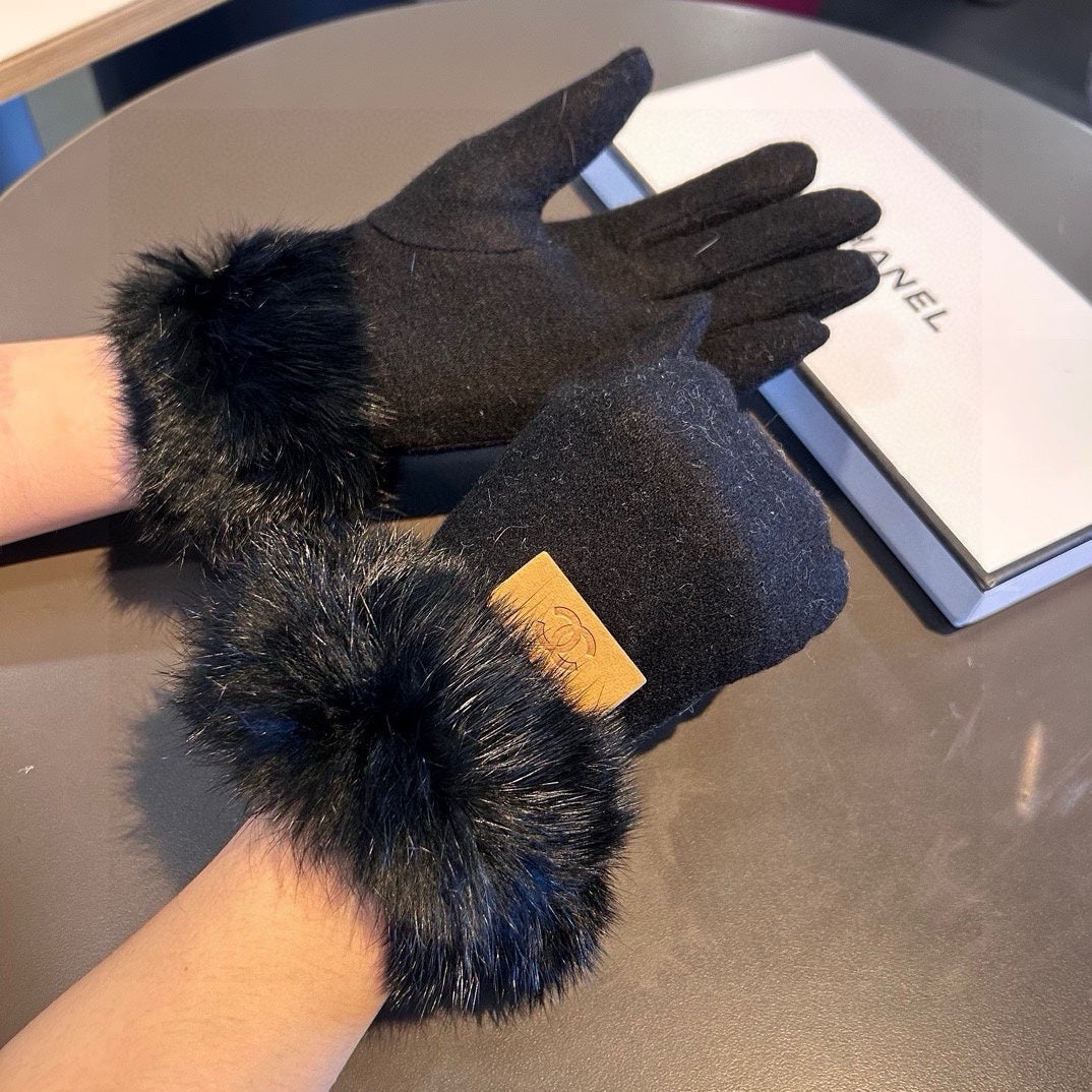 GLOVES IN BLACK WOOL AND RABBIT FUR 420535 mysite