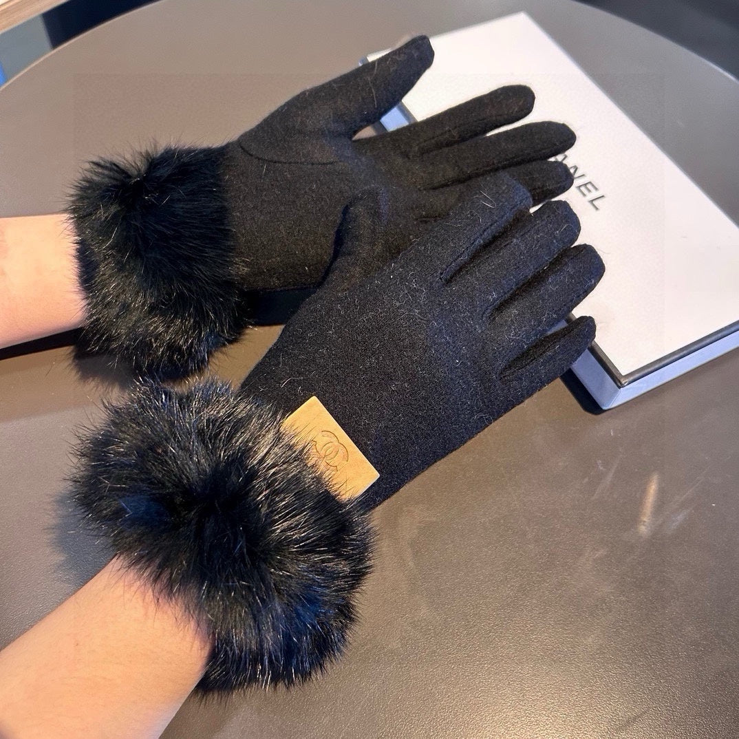 GLOVES IN BLACK WOOL AND RABBIT FUR 420535 mysite
