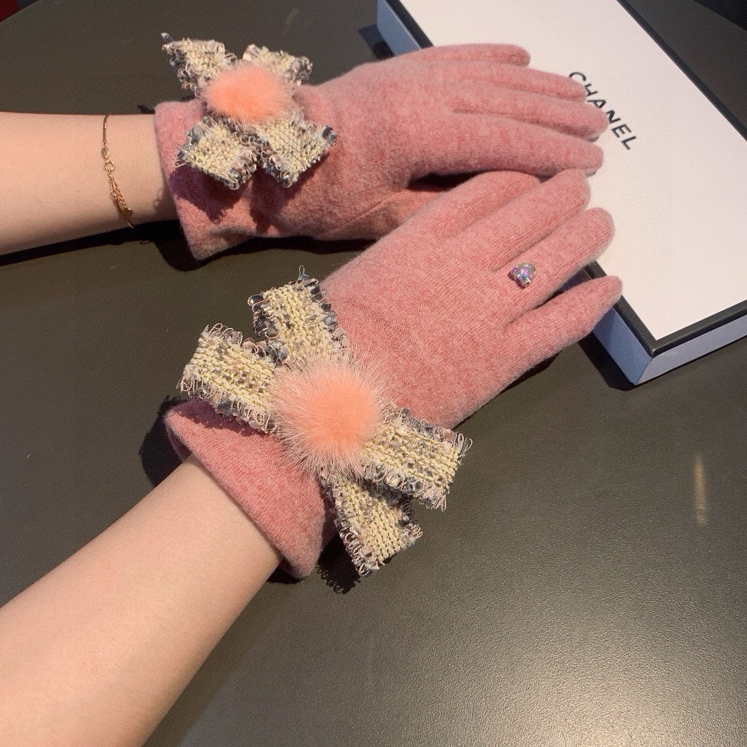 GLOVES IN FLAMINGO PINK WOOL 420537 mysite