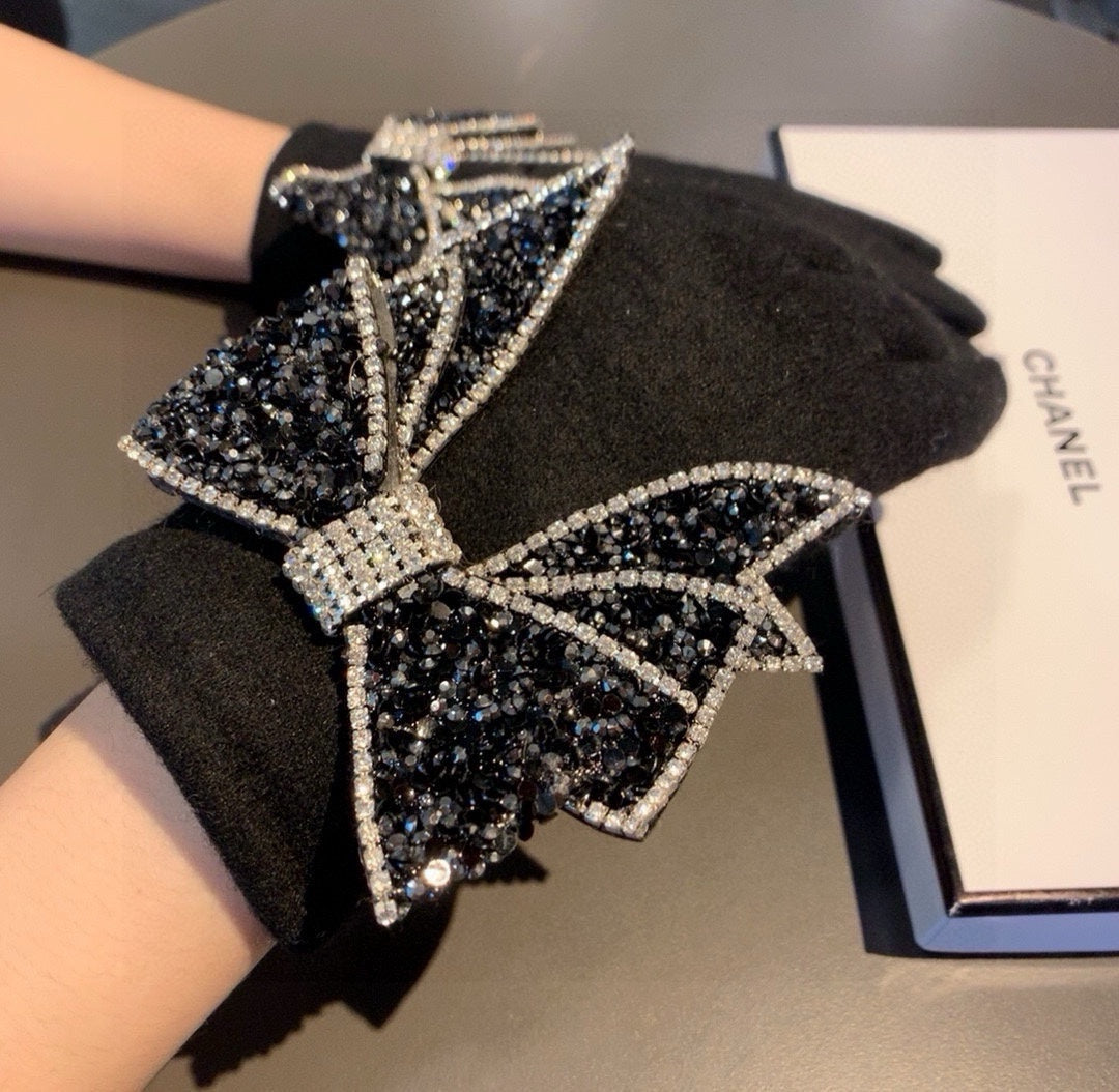 GLOVES IN BLACK WOOL WITH RHINSTONES 429247 mysite