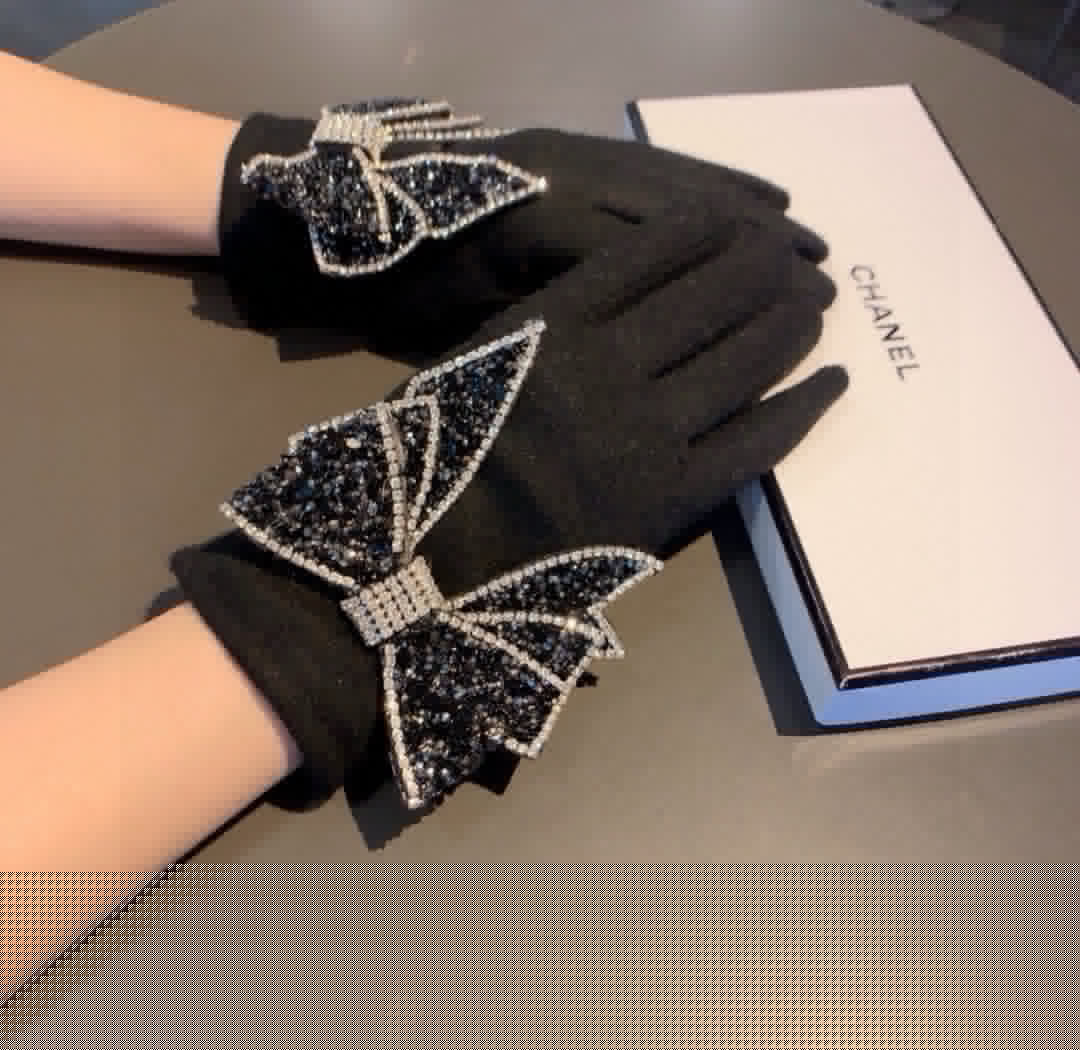 GLOVES IN BLACK WOOL WITH RHINSTONES 429247 mysite