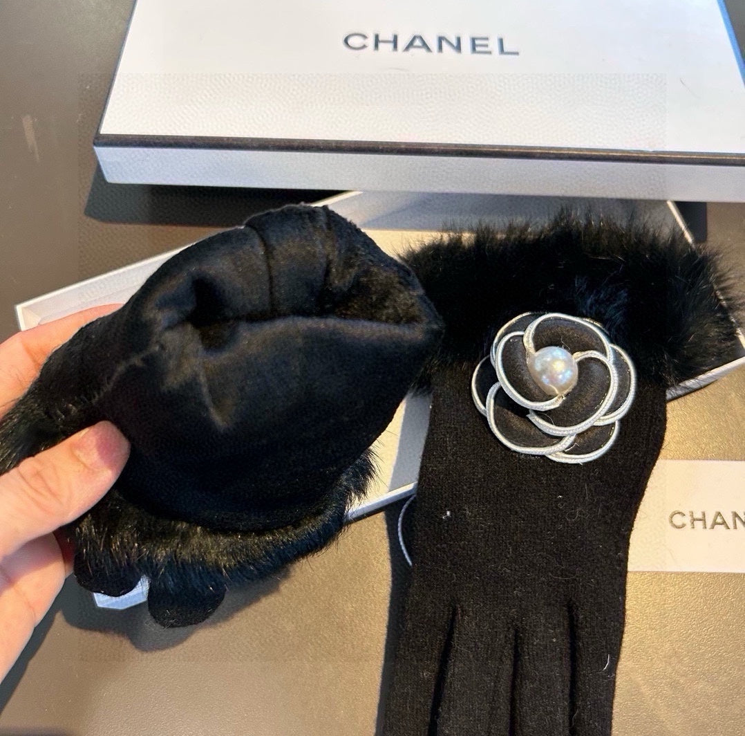 GLOVES IN BLACK WOOL WITH RABBIT FUR 439141 mysite