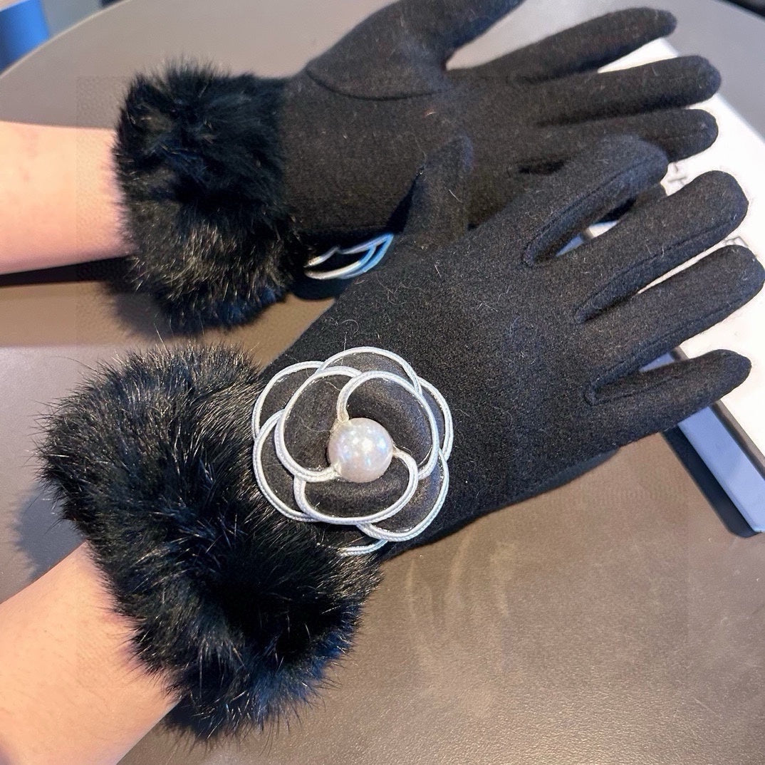 GLOVES IN BLACK WOOL WITH RABBIT FUR 439141 mysite