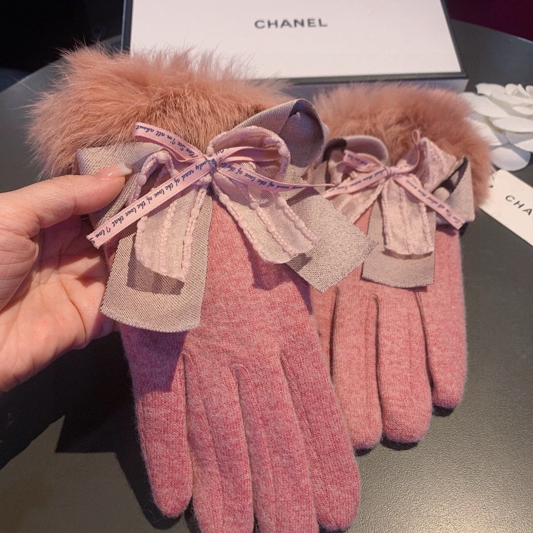 GLOVES IN BLUSH PINK WOOL AND RABBIT FUR 441839 mysite