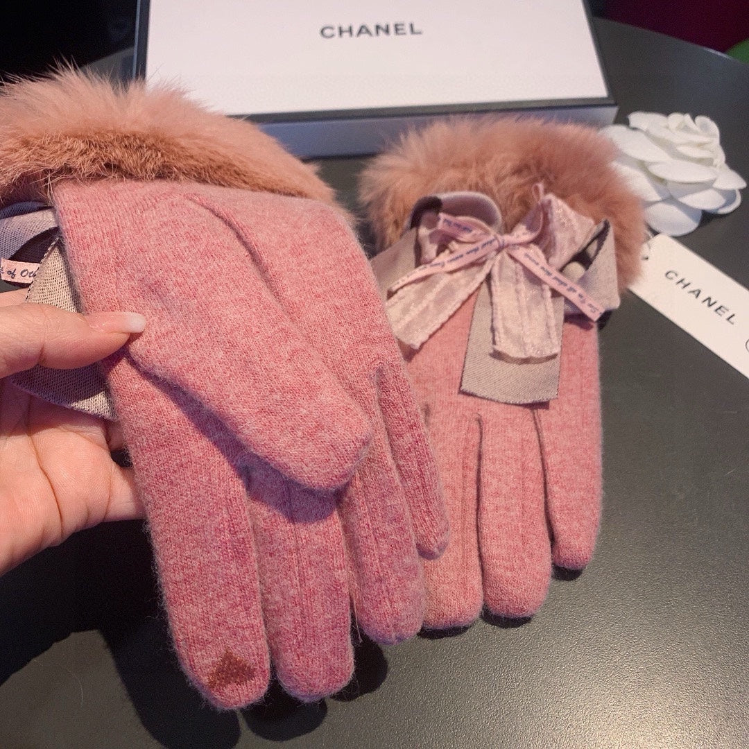 GLOVES IN BLUSH PINK WOOL AND RABBIT FUR 441839 mysite