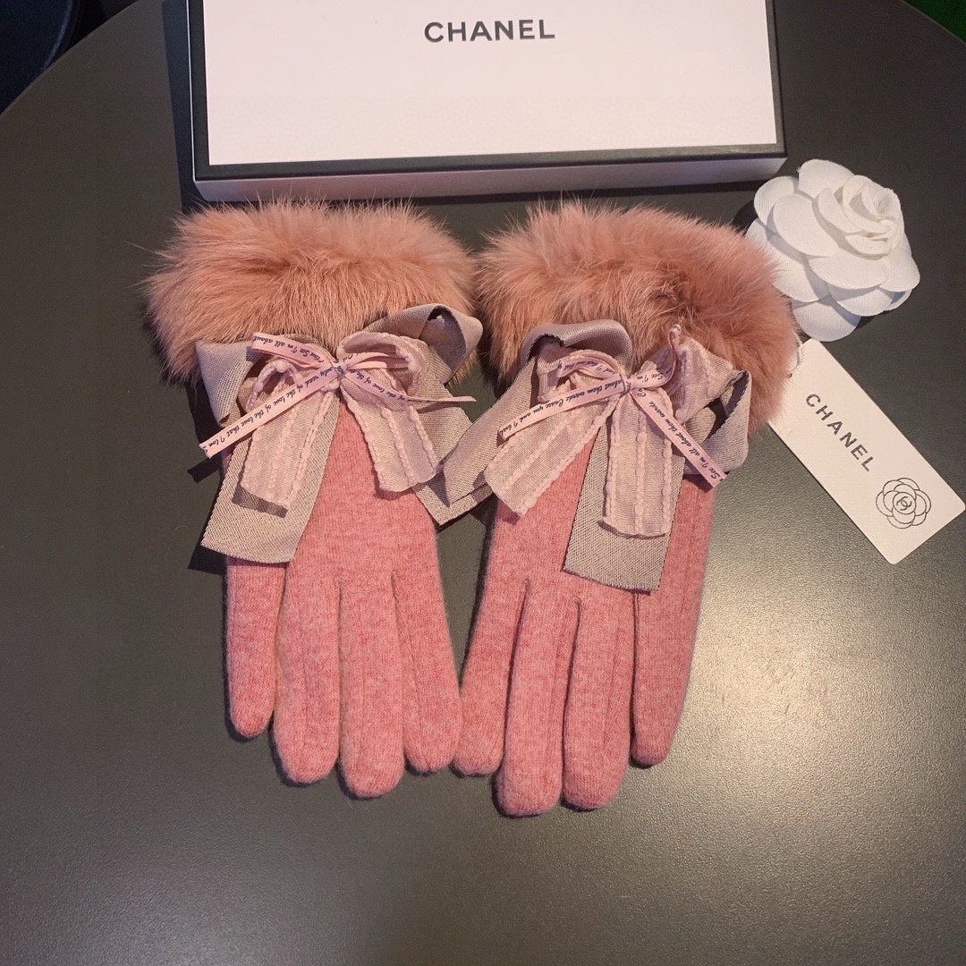 GLOVES IN BLUSH PINK WOOL AND RABBIT FUR 441839 mysite