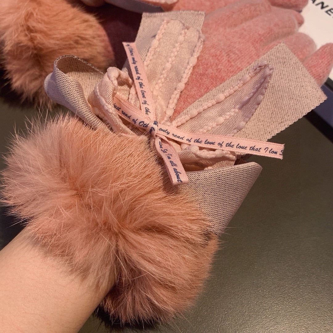 GLOVES IN BLUSH PINK WOOL AND RABBIT FUR 441839 mysite