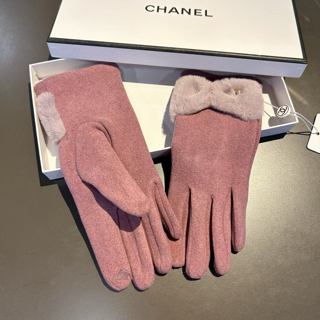 GLOVES IN CREPE PINK WOOL WITH RABBIT FUR 456296 mysite